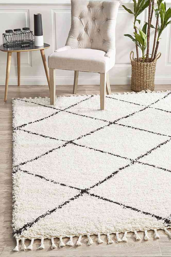 V107-SAF-22-WHT-330X240-207706-00 Saffron 22 White by Rug Culture - 330X240CM - RECTANGLE - Image 1