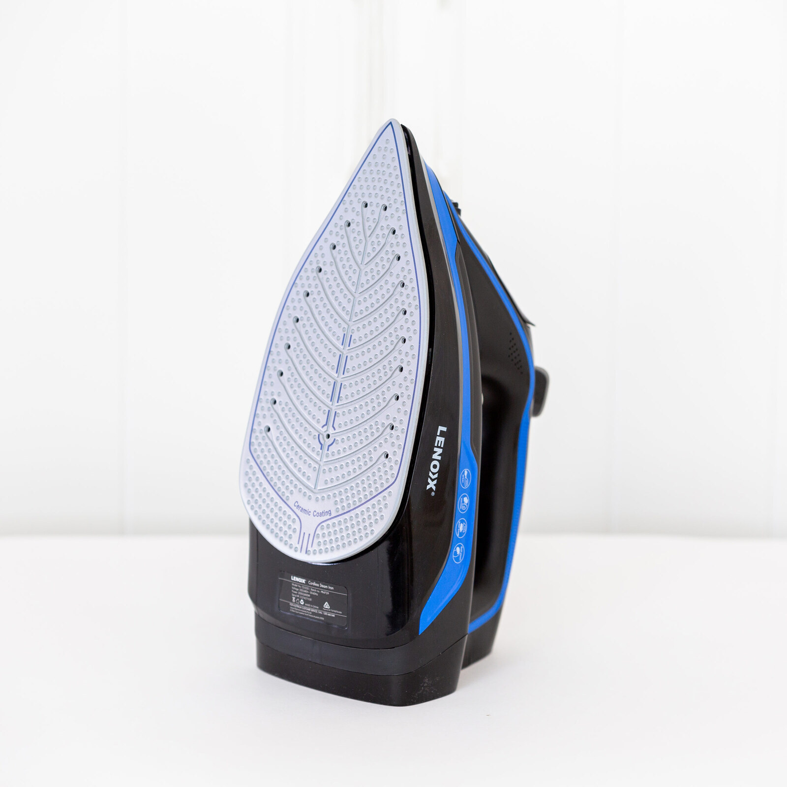 V196-CSI232-185196-04 Cordless Steam Iron w/ Ceramic Soleplate, 360 degree Charging Base, Self-Cleaning - Image 5