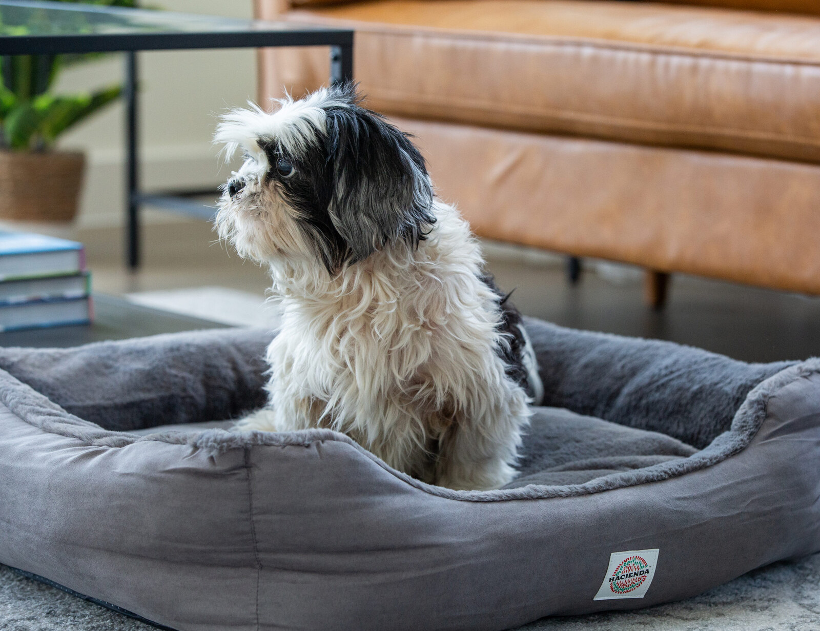 V196-PWB802-167752-01 Easy to Clean Electric Heated Rabbit Faux Fur Covering Pet Bed - Medium - Image 2