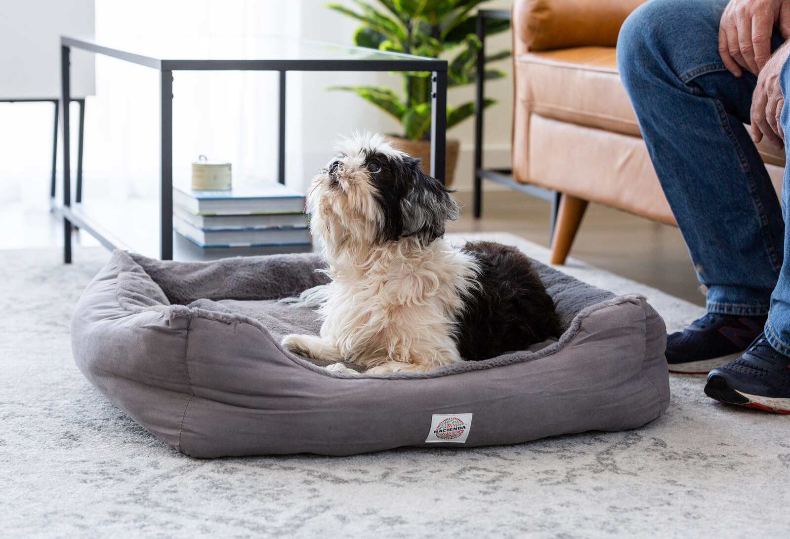 V196-PWB802-167752-06 Easy to Clean Electric Heated Rabbit Faux Fur Covering Pet Bed - Medium - Image 7