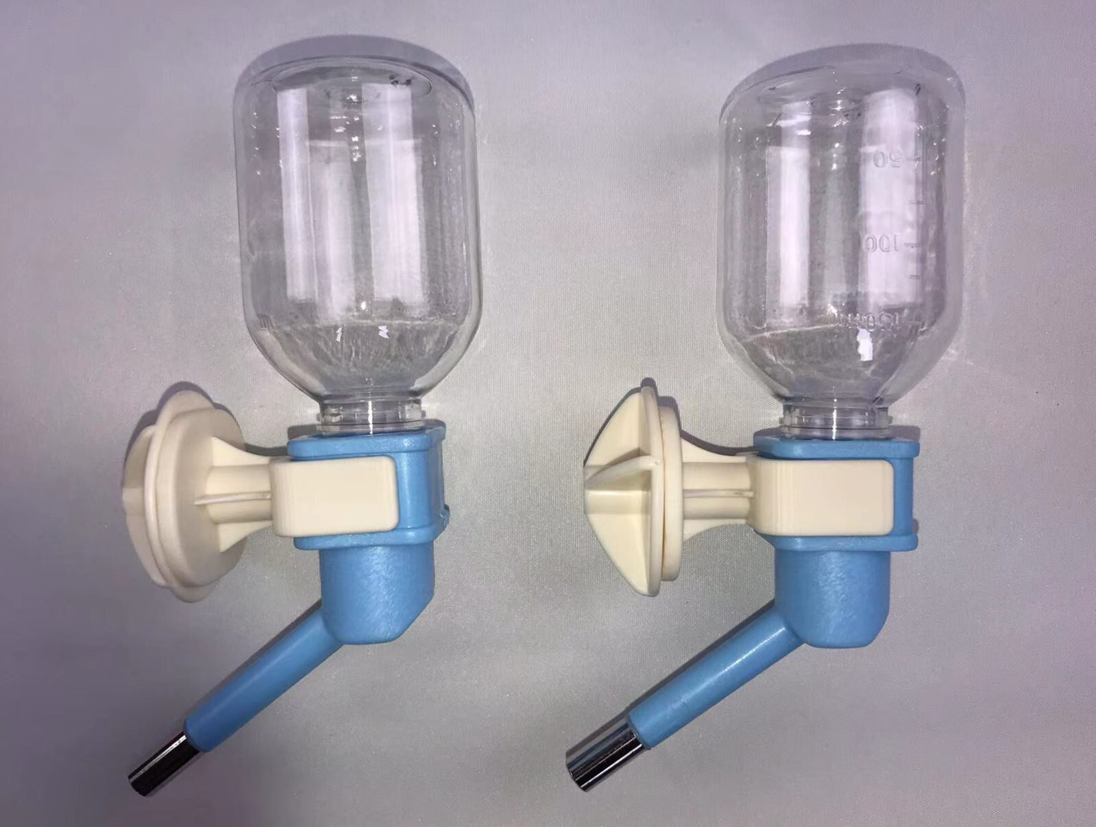 V278-BP180-PET-BOTTLE-BLUE-65560-00 YES4PETS 2 x Pet Hanging Water Bottle No Drip Water Dispenser Rabbit Dog Cat Drinking Bottle-Blue - Image 1