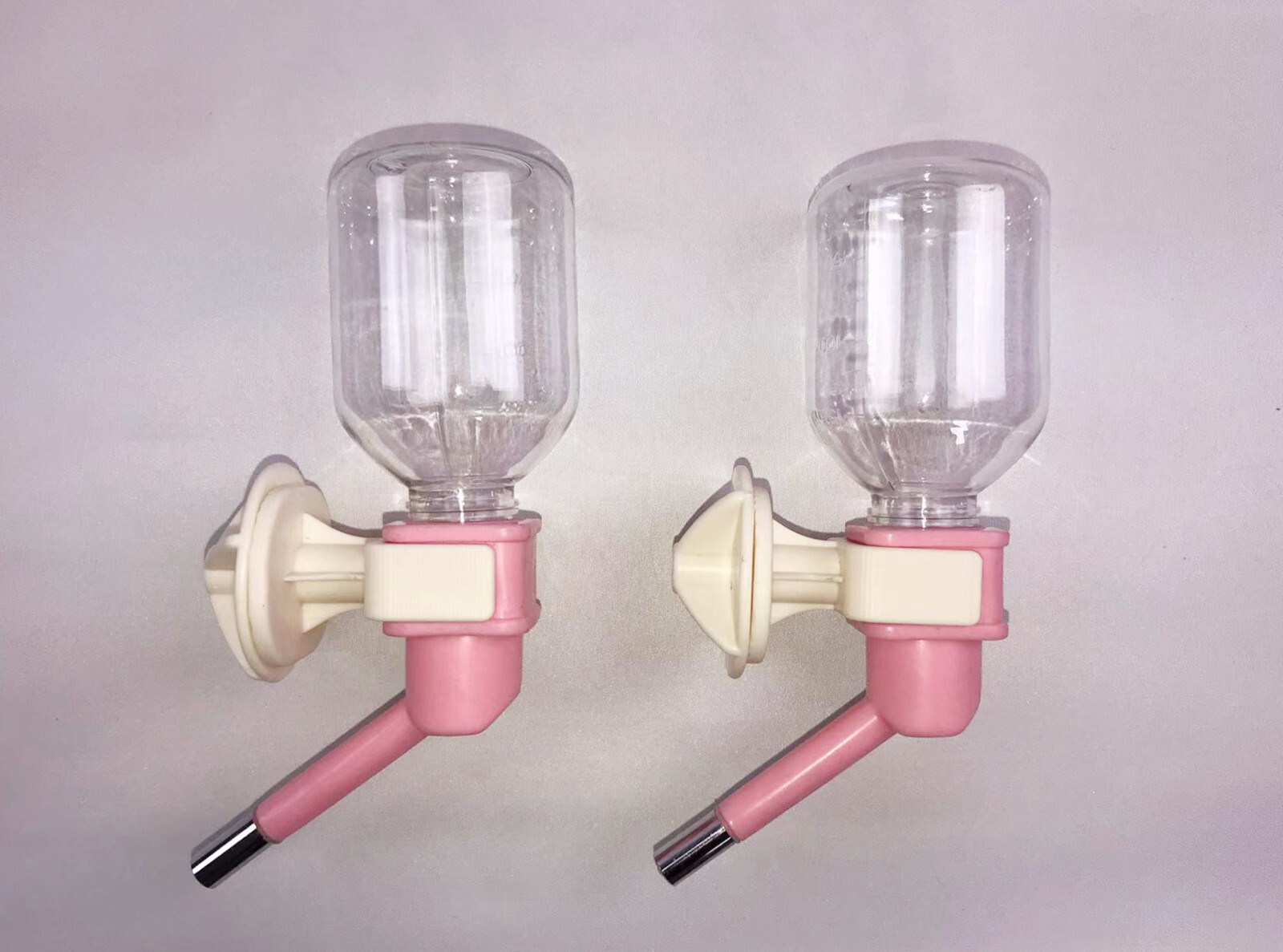 V278-BP180-PET-BOTTLE-PINK-65561-00 YES4PETS 2 x Pet Hanging Water Bottle No Drip Water Dispenser Rabbit Dog Cat Drinking Bottle-Pink - Image 1