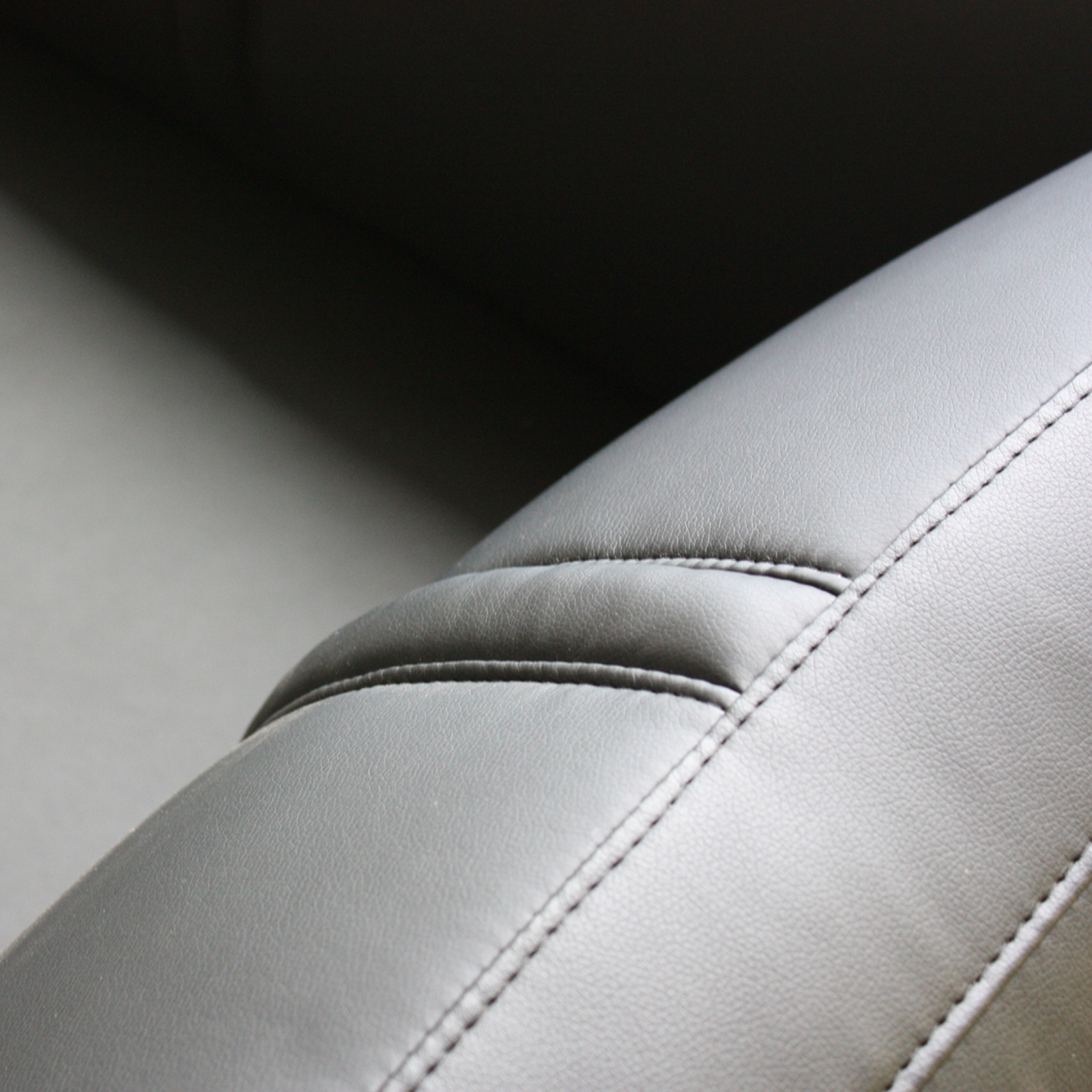 V43-SOF-MAJ-BL_03_1 Lounge Set Luxurious 6 Seater Faux Leather Corner Sofa Living Room Couch in Black with 2x Ottomans - Image 3