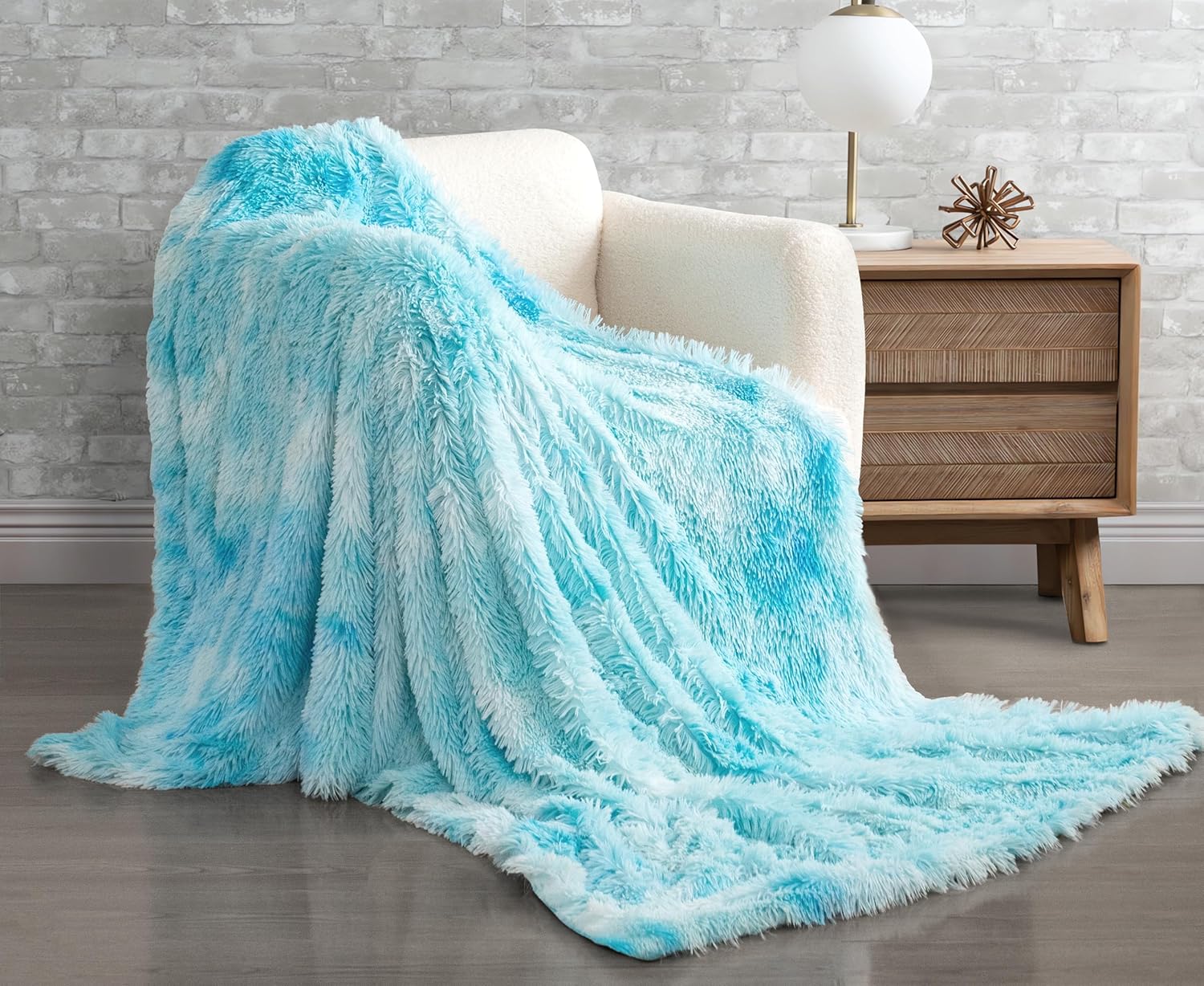 V439-TRSHAGGYBU-191079-01 Double Sided Fx Fur Shaggy Throw Blanket - Blue - Image 2