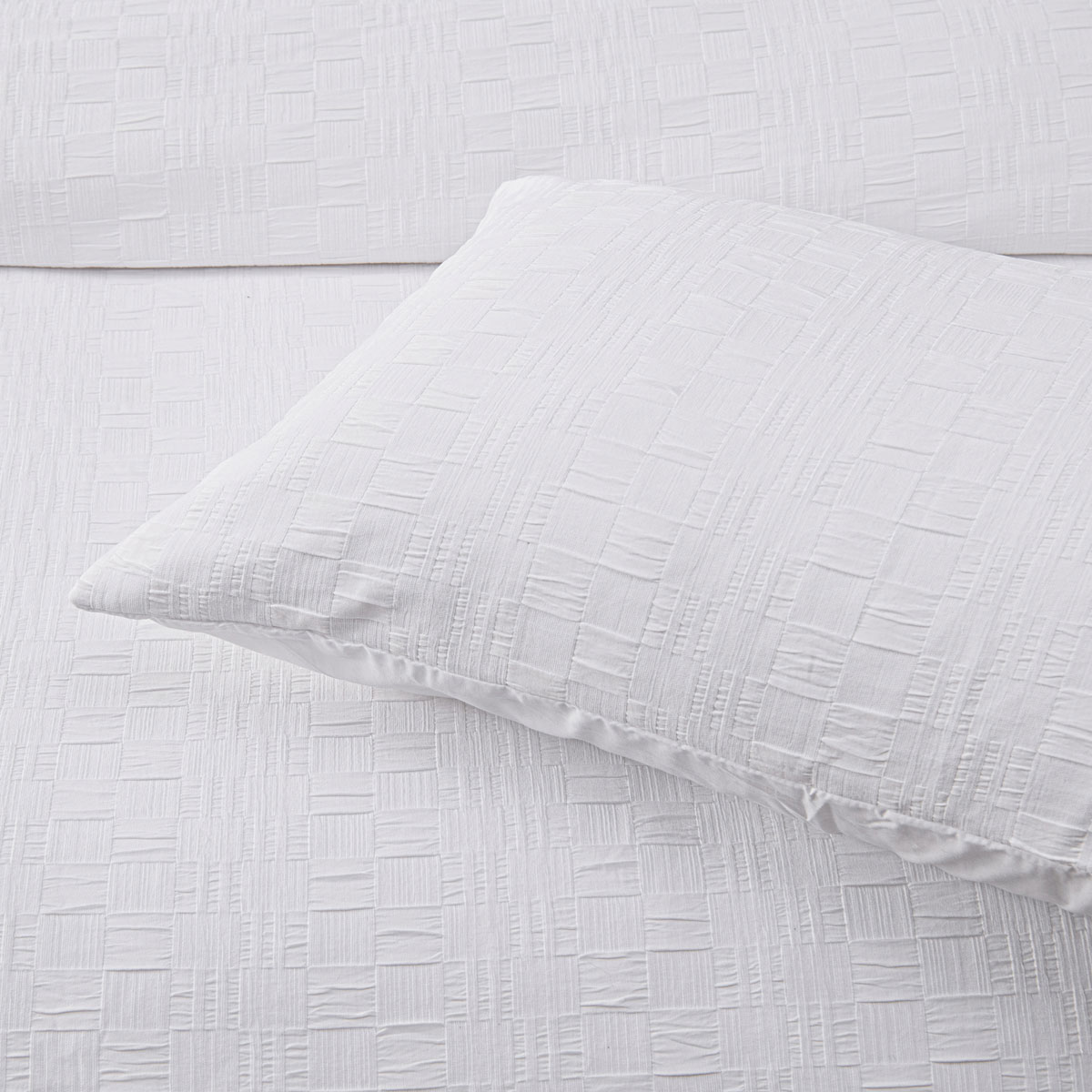 V442-BCA-QUILTCS-COSMO-WHITE-QS-213140-04 Bianca Cosmo White Soft Chenille Geometric Quilt Cover Set Queen - Image 5