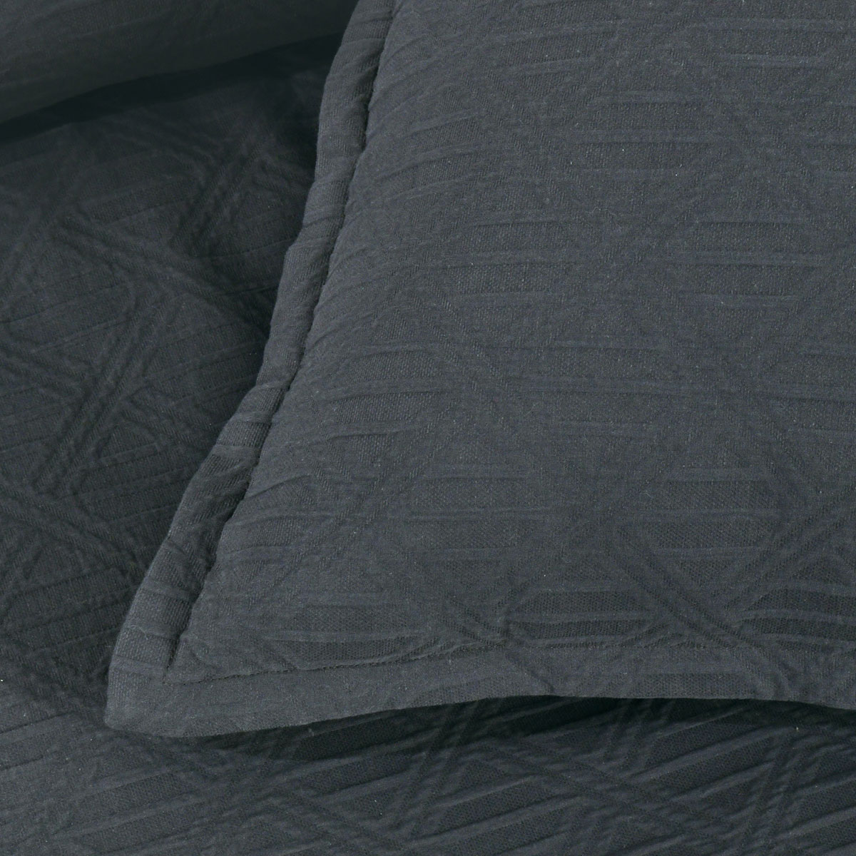 V442-BCA-QUILTCS-HALLSTON-CHARCOAL-KI-202505231020-03 Bianca Hallston Charcoal Pre-Washed Cotton Quilt Cover Set King - Image 4
