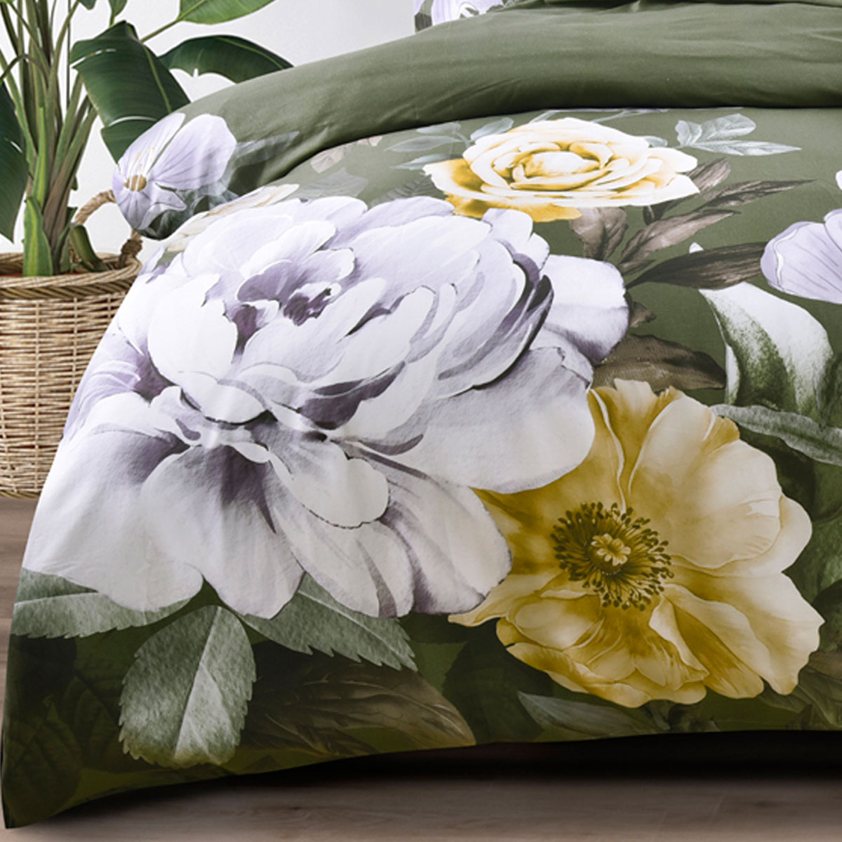 V442-BCA-QUILTCS-MAKAYLA-GREEN-DS-202851-03 Bianca Makayla Cotton Sateen Quilt Cover Set Double - Image 4