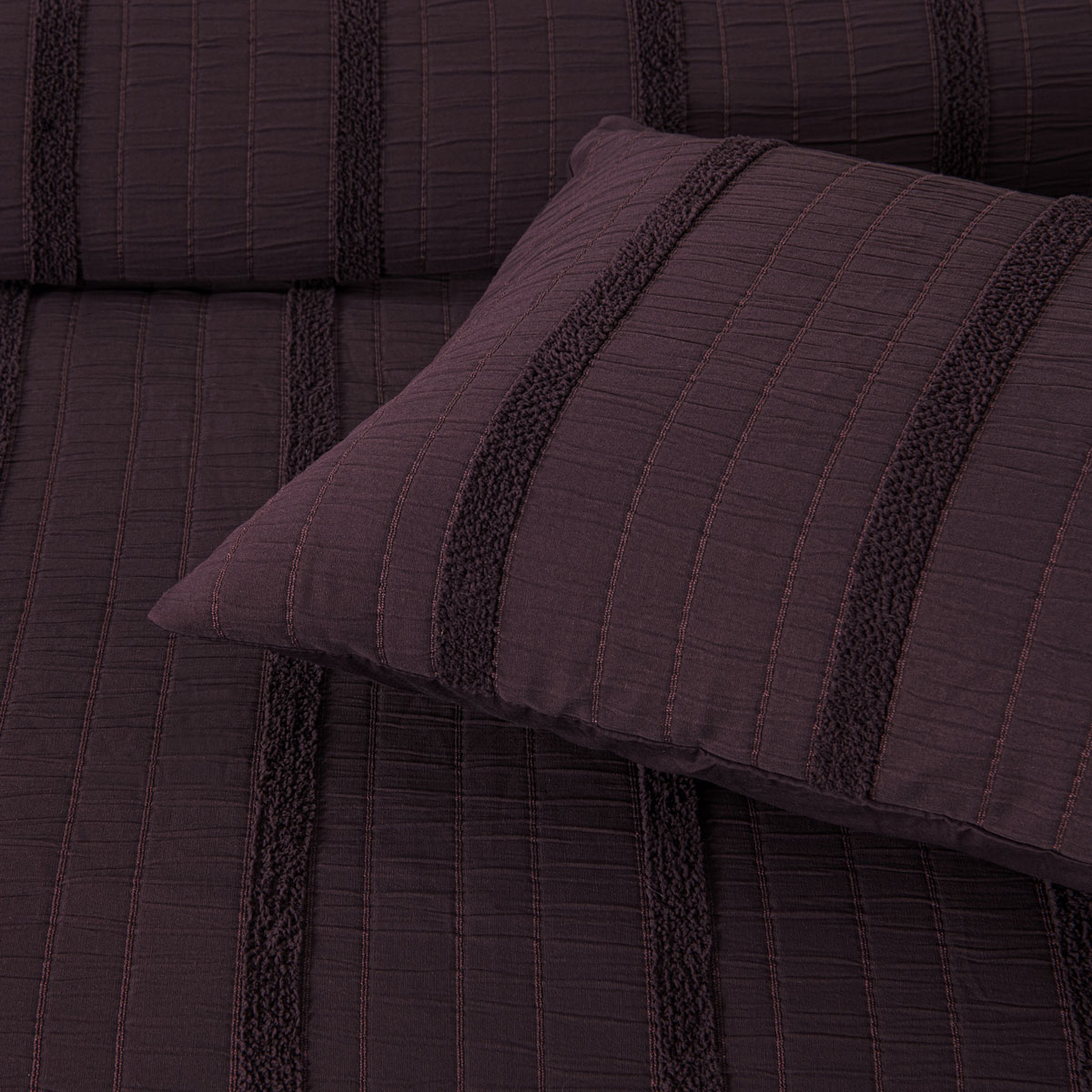 V442-BCA-QUILTCS-MALUA-GRAPE-KI-213155-03 Bianca Malua Grape Jacquard Striped Quilt Cover Set King - Image 4