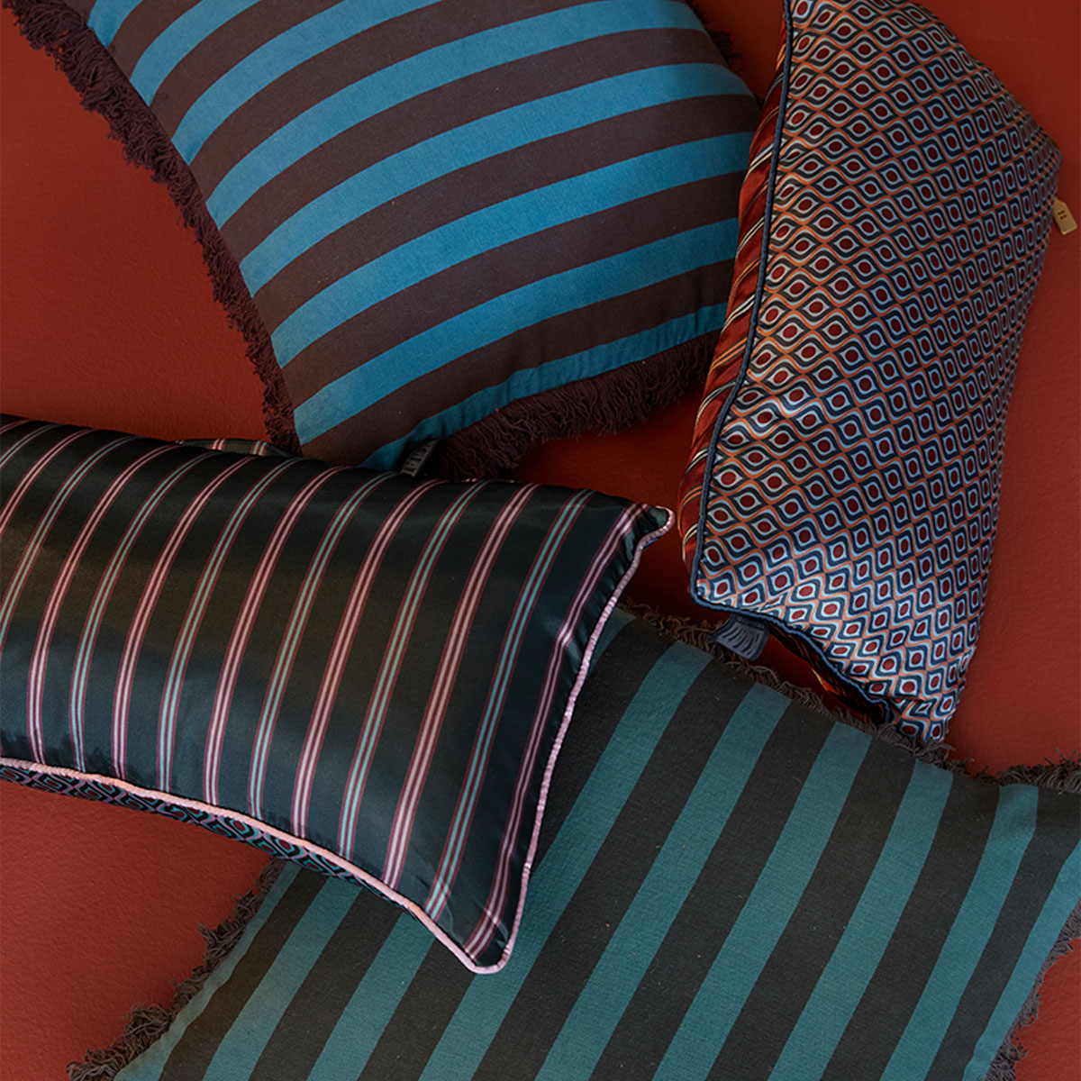 V442-HIN-CUSHION-MEJA-GREEN-RE-202505231005-04 KAAT Amsterdam Meja Green Reversible Oblong Filled Cushion 30cm x 50cm - Image 5