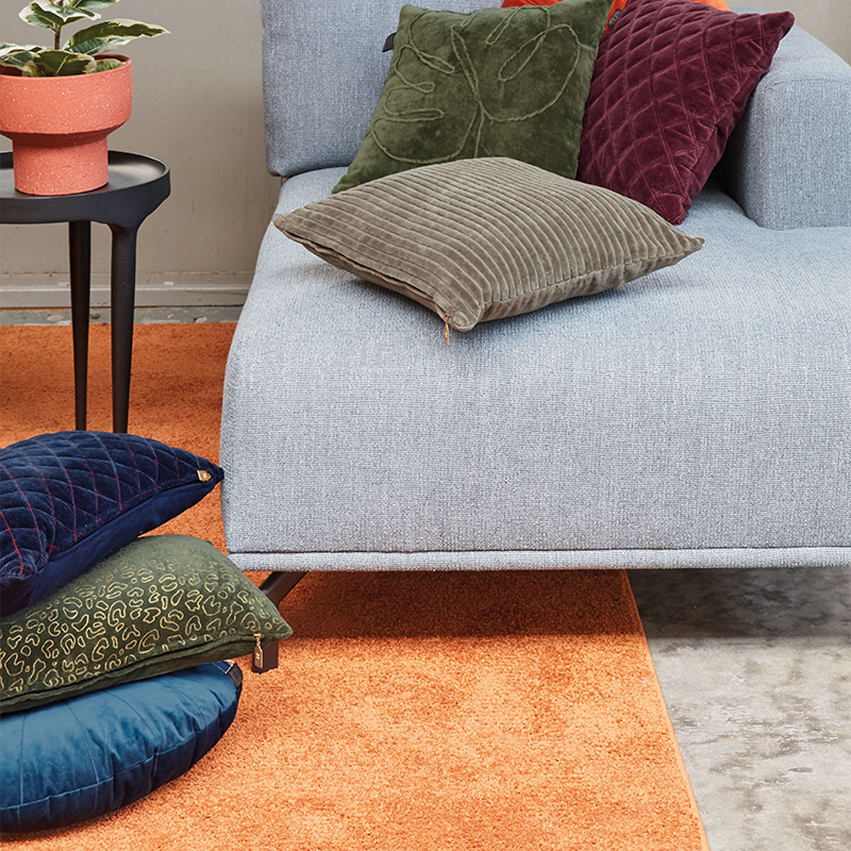 V442-HIN-CUSHION-SPARTAN-GREEN-RE-202505230953-02 KAAT Amsterdam Spartan Green Animal Print Oblong Filled Cushion 30cm x 50cm - Image 3