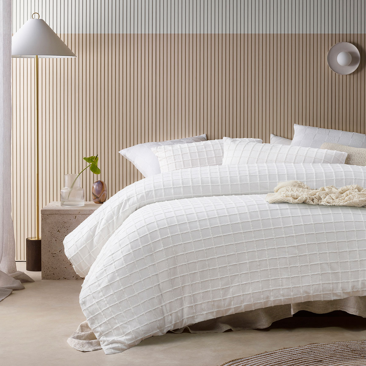 V442-HIN-QUILTCS-PARQUET-WHITE-QS-195461-00 Vintage Design Homewares Parquet White Polyester Cotton Quilt Cover Set Queen - Image 1