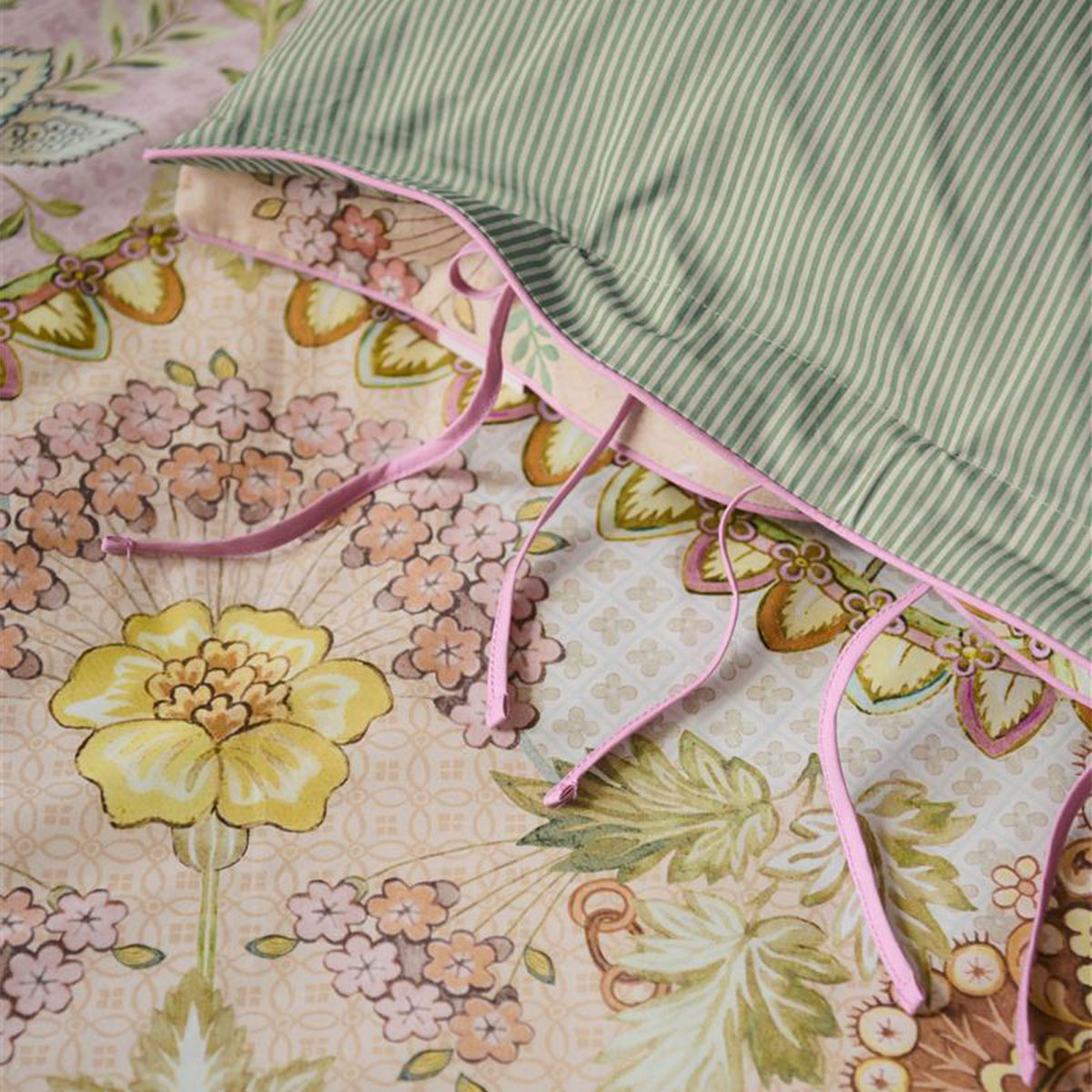 V442-HIN-QUILTCS-SALUTIGRANDI-PASTEL-QS-83684-02 PIP Studio Saluti Grandi Pastel Cotton Quilt Cover Set Queen - Image 3