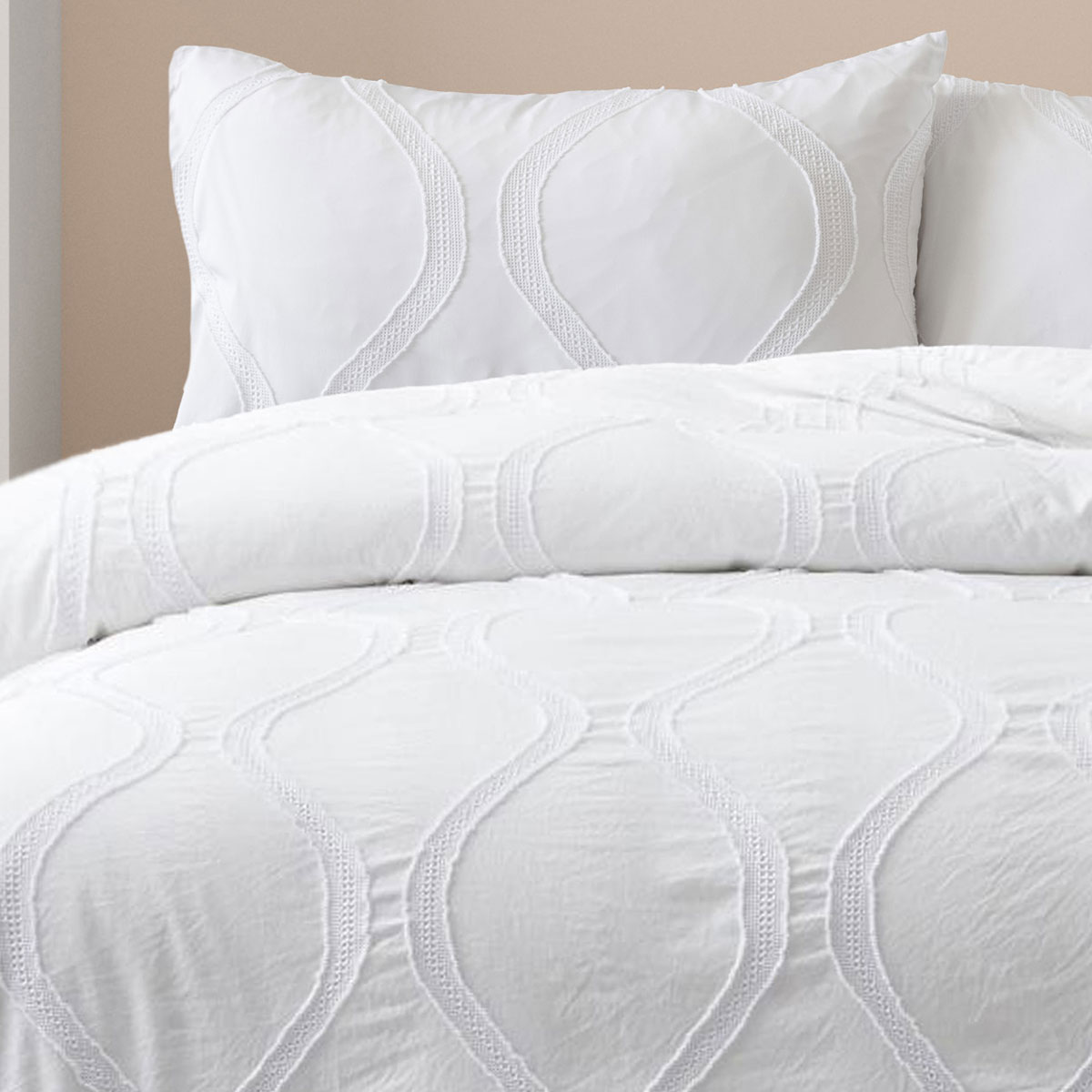 V442-INT-QUILTCS-LUCYTUFTED-WHITE-KI-185261-02 Ardor Lucy White Tufted Detail Quilt Cover Set King - Image 3