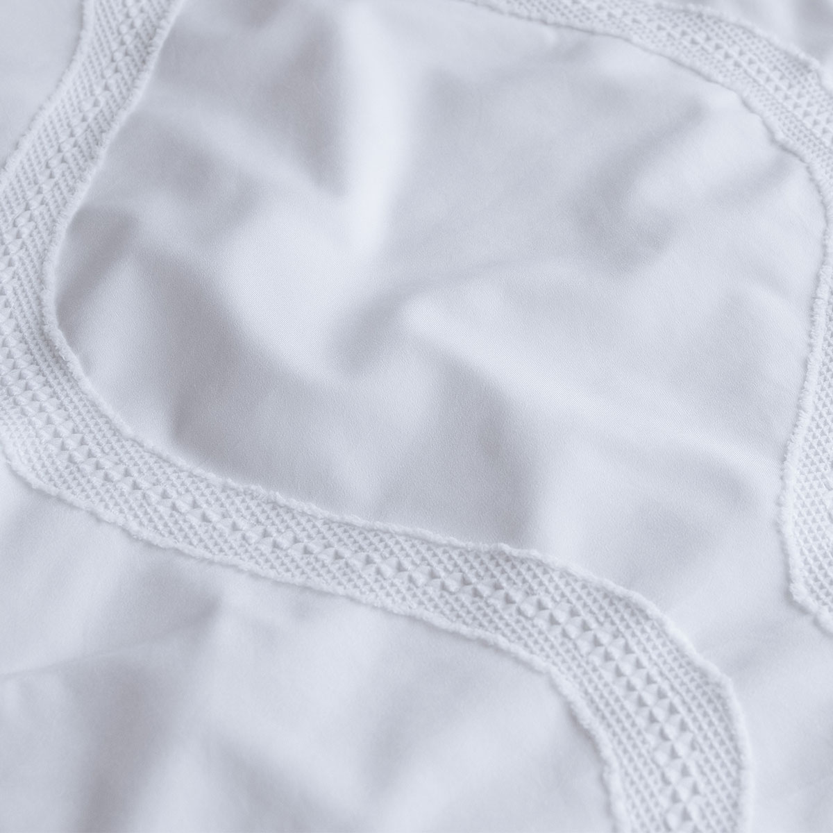 V442-INT-QUILTCS-LUCYTUFTED-WHITE-KI-185261-03 Ardor Lucy White Tufted Detail Quilt Cover Set King - Image 4