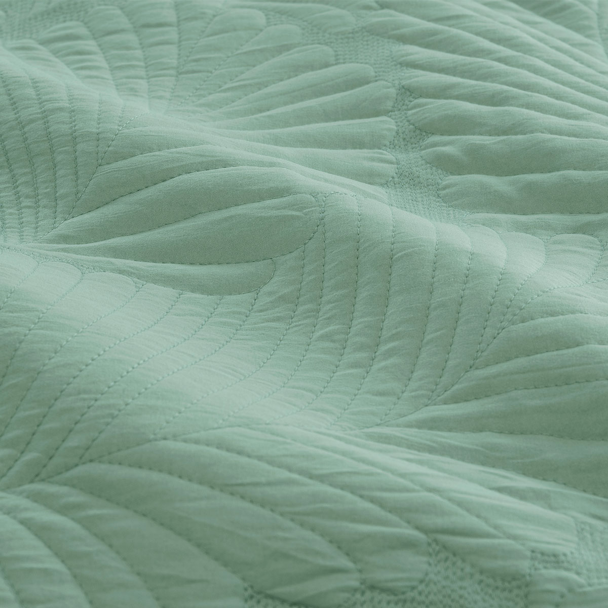 V442-INT-QUILTCS-MOLLYPALM-GREEN-KI-144526-03 Ardor Molly Palm Green Quilted Quilt Cover Set King - Image 4