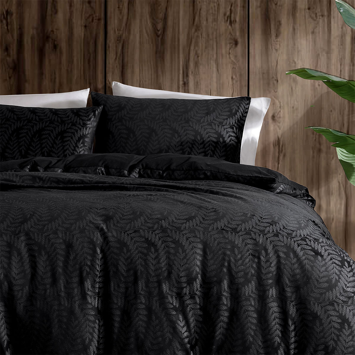 V442-INT-QUILTCS-RUIVELVET-BLACK-KI-202506190426-02 Ardor Rui Black Embossed Velvet Soft Quilt Cover Set King - Image 3