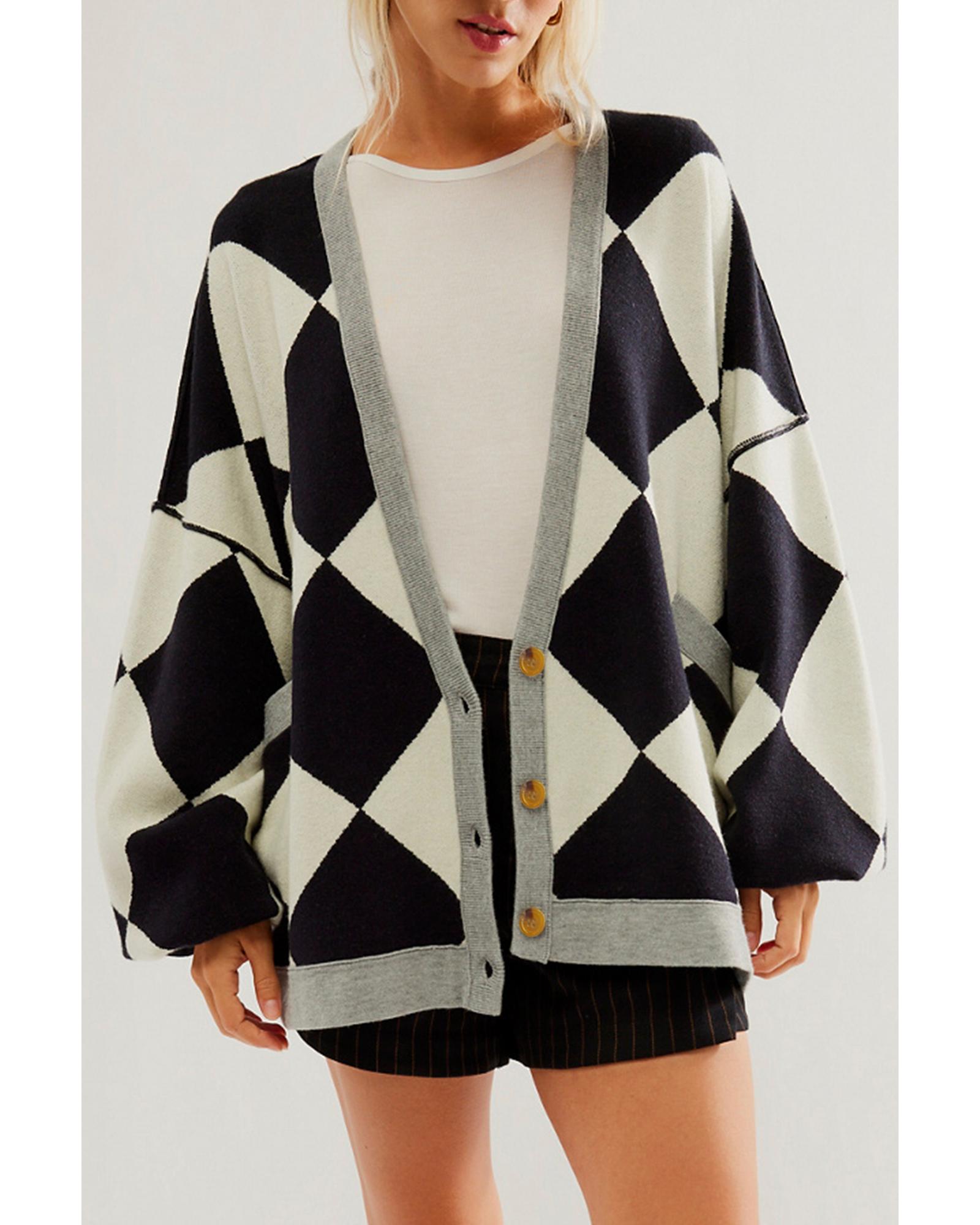 V539-AZEXDC2711645-P222-2XL-202508300310-04 Black Colorblock Drop Shoulder Buttoned Loose Cardigan - 2XL - Image 5