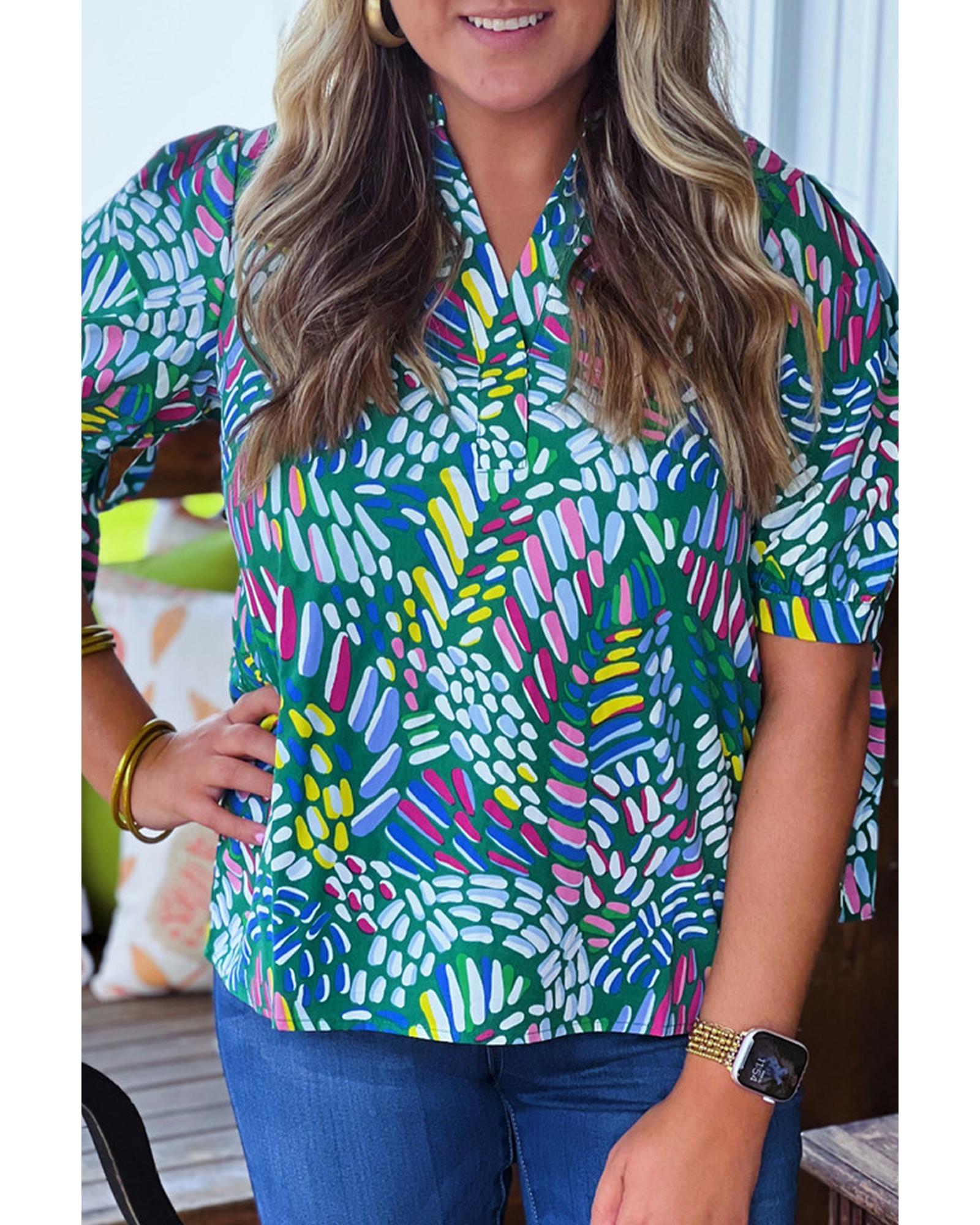 V539-AZEXPL2513213-P920-4X-202508310930-00 Green Abstract Print Knotted Short Sleeve Plus Size Blouse - 4X - Image 1