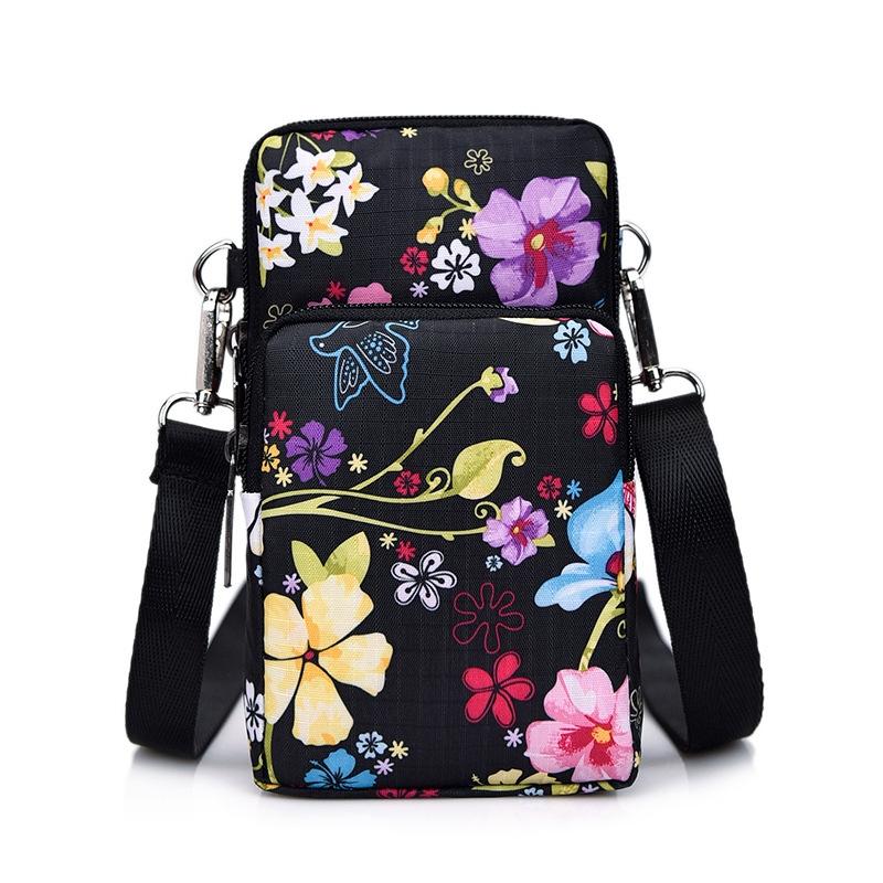 V562-9024774060DBT-202505191610-11 Animal Park Mini Crossbody Phone Wallet With Arm Band - Heart - Image 12