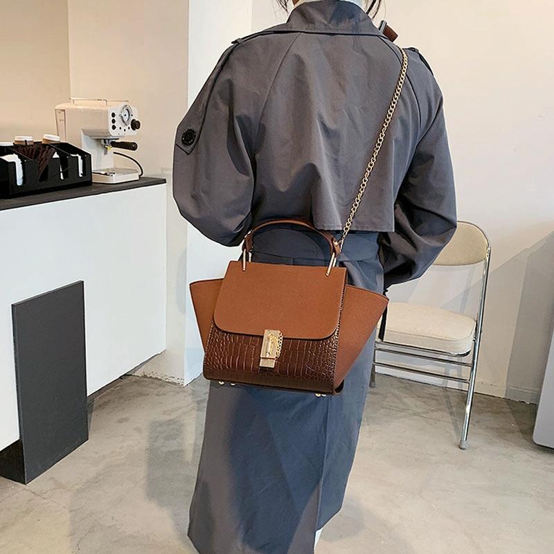 V562-A1073514060DBT-202503041315-10 Versatile Vintage Wing Crossbody Bag with Frosted Finish and Chain - Khaki - Image 11