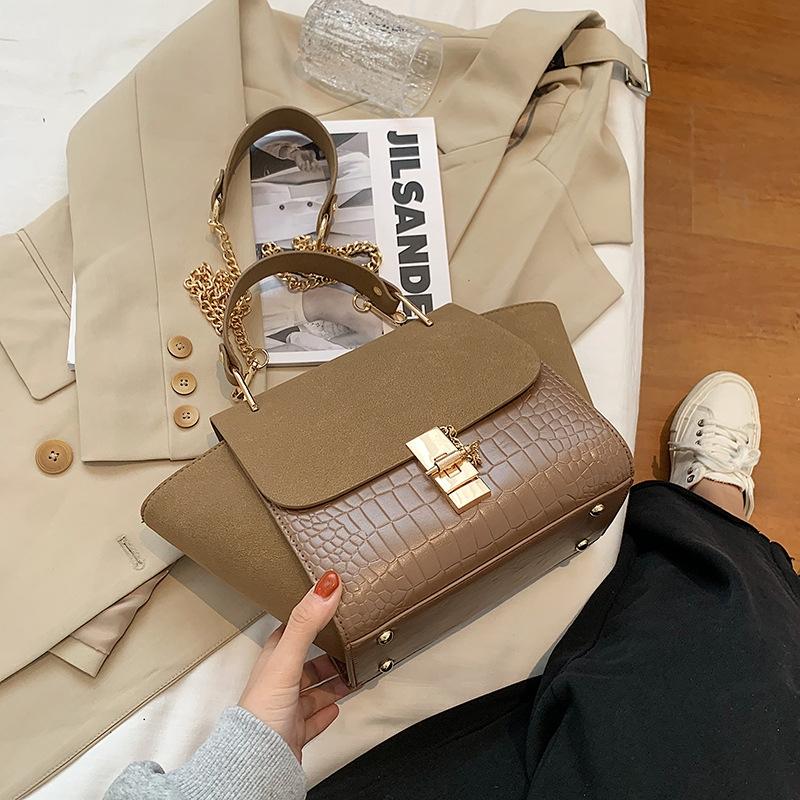 V562-A1073514060DBT-202503041315-11 Versatile Vintage Wing Crossbody Bag with Frosted Finish and Chain - Khaki - Image 12