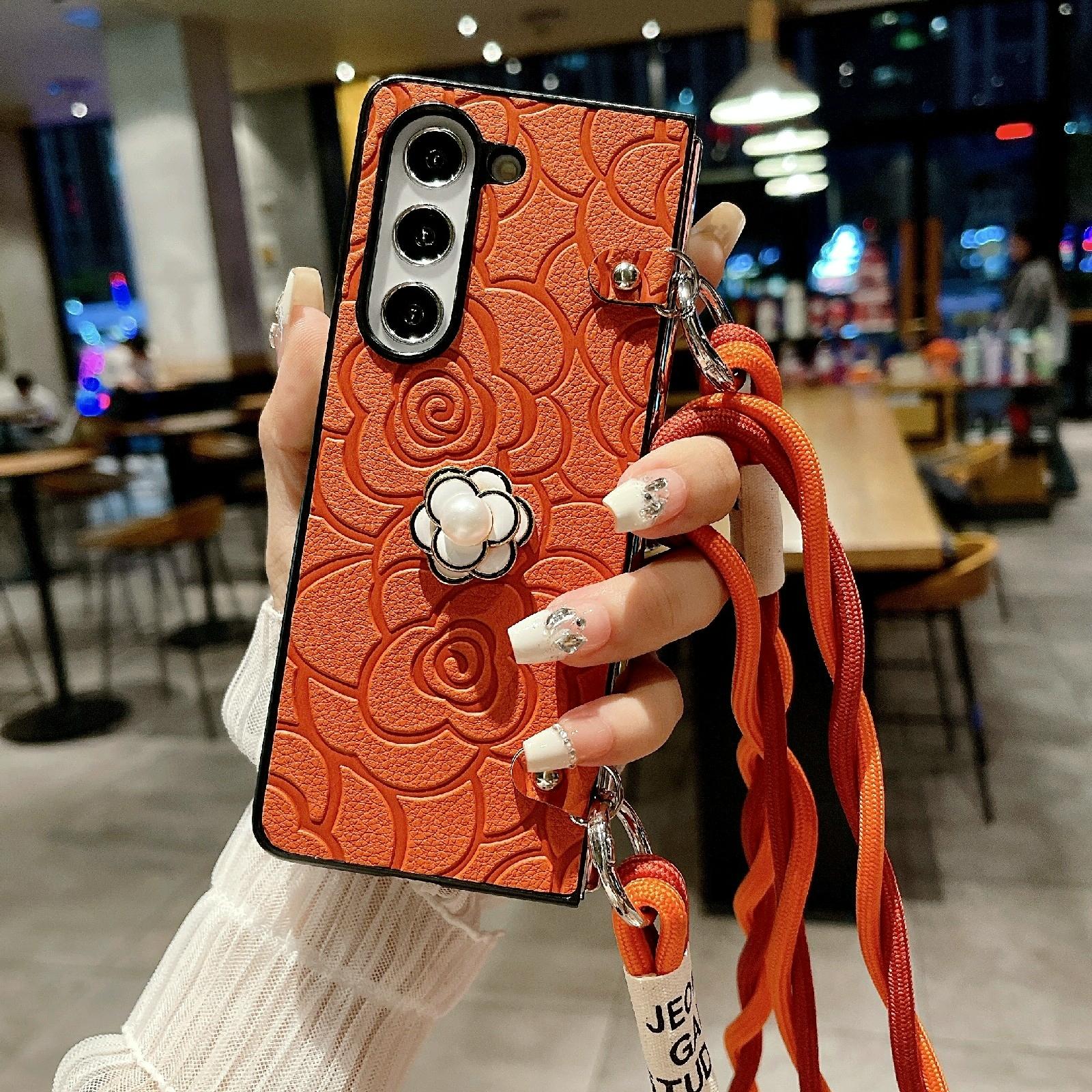 V562-A502500600ADE-202505221915-02 For Samsung Galaxy Z Fold4 5G Camellia Pattern Phone Case With Lanyard - White - Image 3