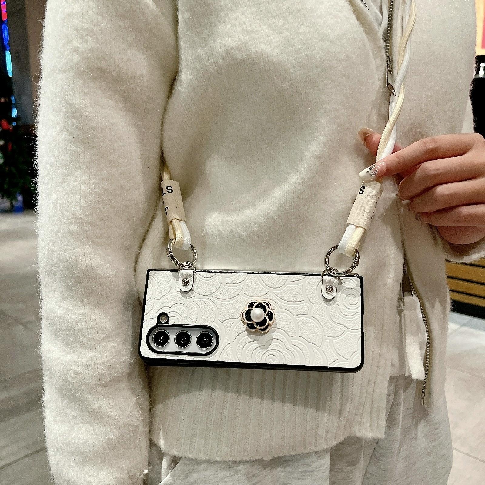 V562-A502500600ADE-202505221915-08 For Samsung Galaxy Z Fold4 5G Camellia Pattern Phone Case With Lanyard - White - Image 9