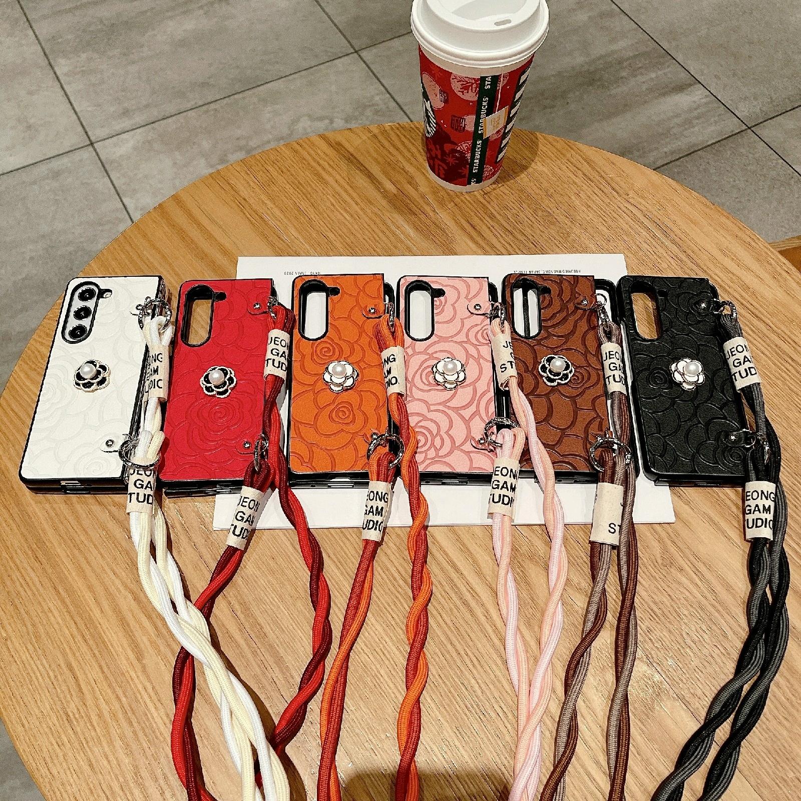 V562-A502500600ADE-202505221915-11 For Samsung Galaxy Z Fold4 5G Camellia Pattern Phone Case With Lanyard - White - Image 12