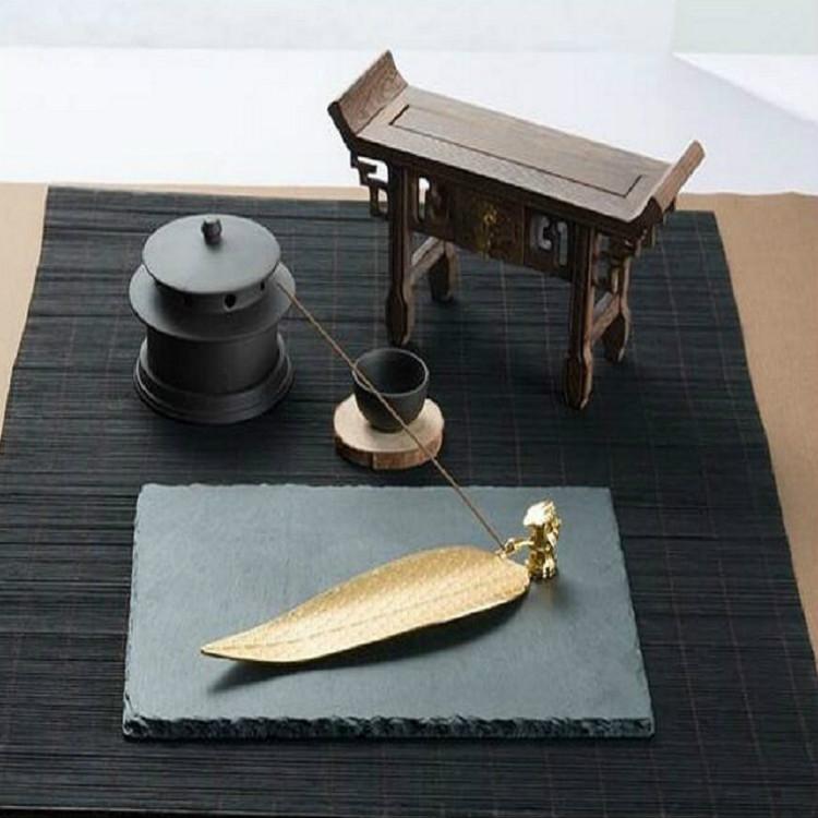 V562-B107091550DBT-202503041651-06 Large Sandalwood Incense Sticks with Leaf Ornaments - Gold - Image 7