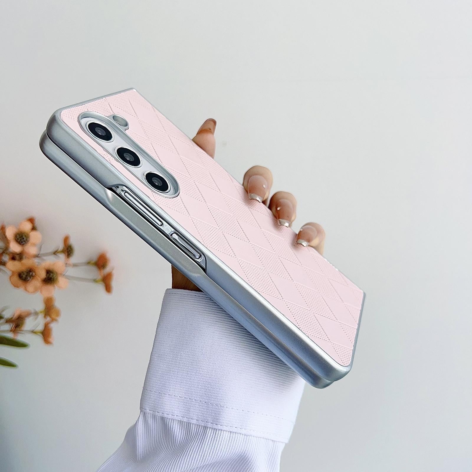 V562-B206712600ADE-202505221925-03 For Samsung Galaxy Z Fold4 5G Checkered Leather Phone Case With Pearlescent Finish - Silver - Image 4