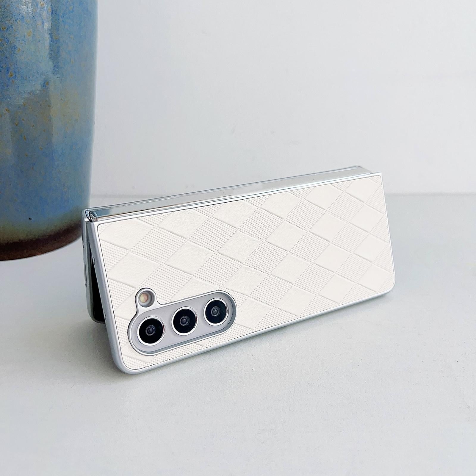 V562-B206712600ADE-202505221925-05 For Samsung Galaxy Z Fold4 5G Checkered Leather Phone Case With Pearlescent Finish - Silver - Image 6