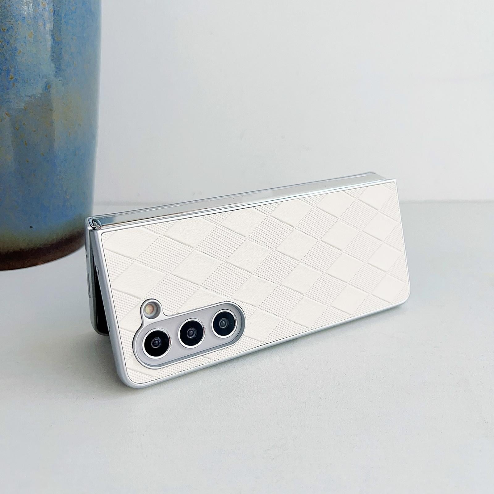 V562-B206712600ADE-202505221925-11 For Samsung Galaxy Z Fold4 5G Checkered Leather Phone Case With Pearlescent Finish - Silver - Image 12