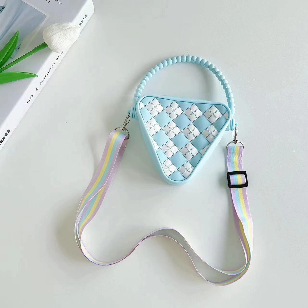 V562-C103422200AYS-202505191515-00 Mini Diamond Shaped Silicone Shoulder Bag - Blue - Image 1
