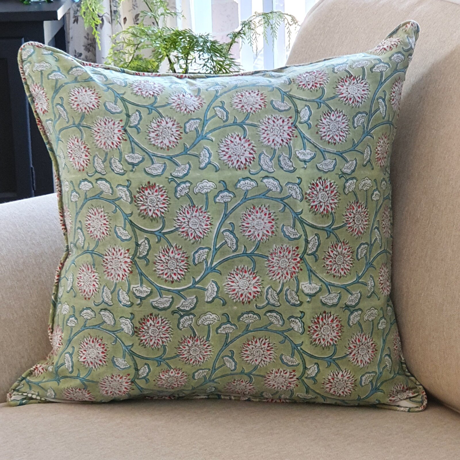 V563-0106-202502270911-01 Kolka Floral Garden Soft Cotton Voile High Quality Decorative Cushion - Green - Image 2