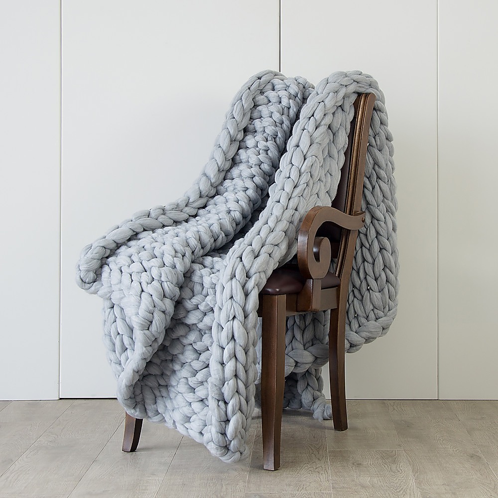 V63-834771-629708091f0ac.1000x1000-01 Hand Knitted Chunky Blanket Thick Acrylic Yarn Blanket Home Decor Throw Rug - Grey - Image 2