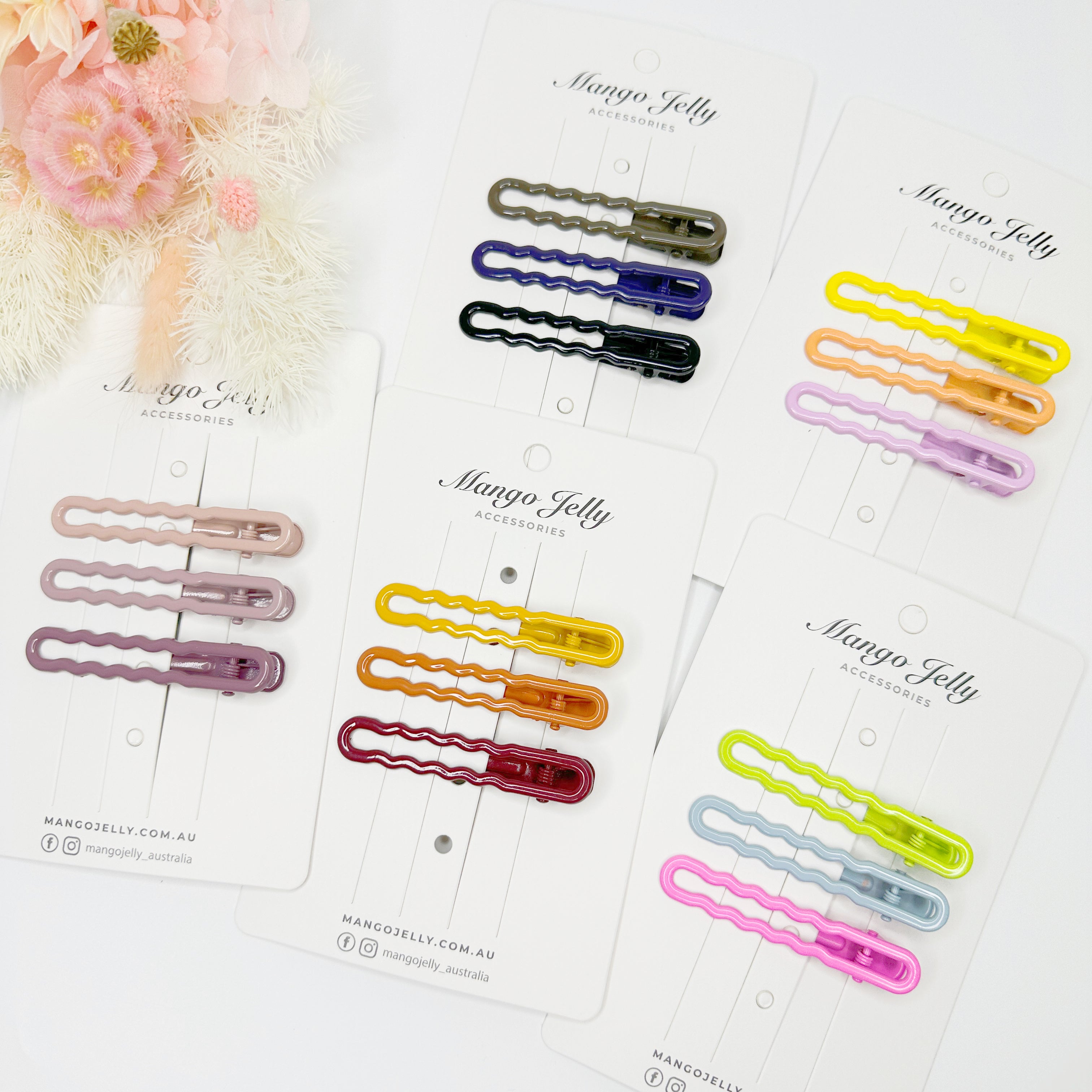 V659-HC-GLOSSWAVY-LATTE-2-M-160775-01 MANGO JELLY Gloss Glaze Wavy Hair Clips - Latte - Twin Pack - Image 2