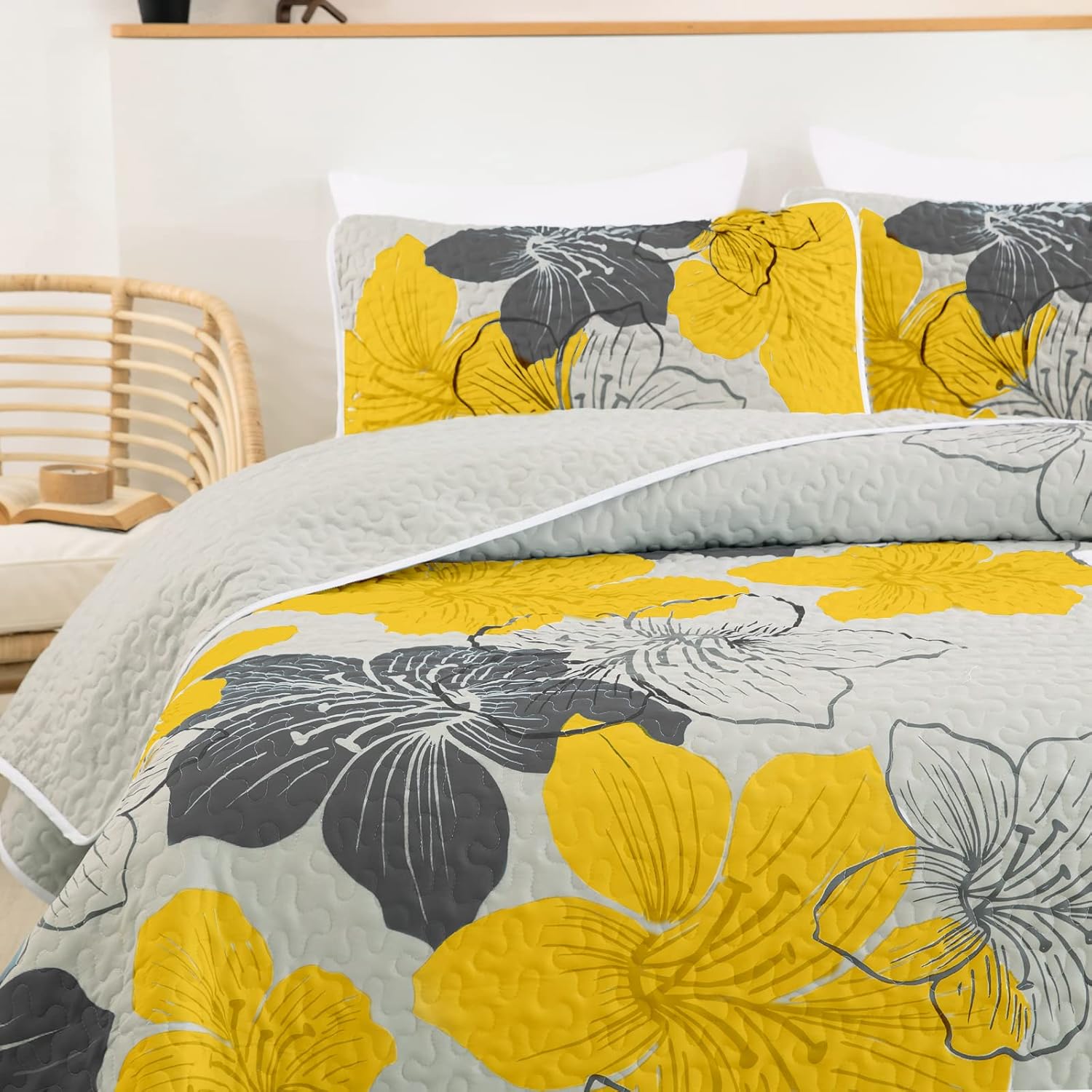 V745-MAC080162Q12U-190943-06 Delicate Quilted Coverlet and Pillowcases Set: Soft Touch for a Restful Night - Queen size - Image 7