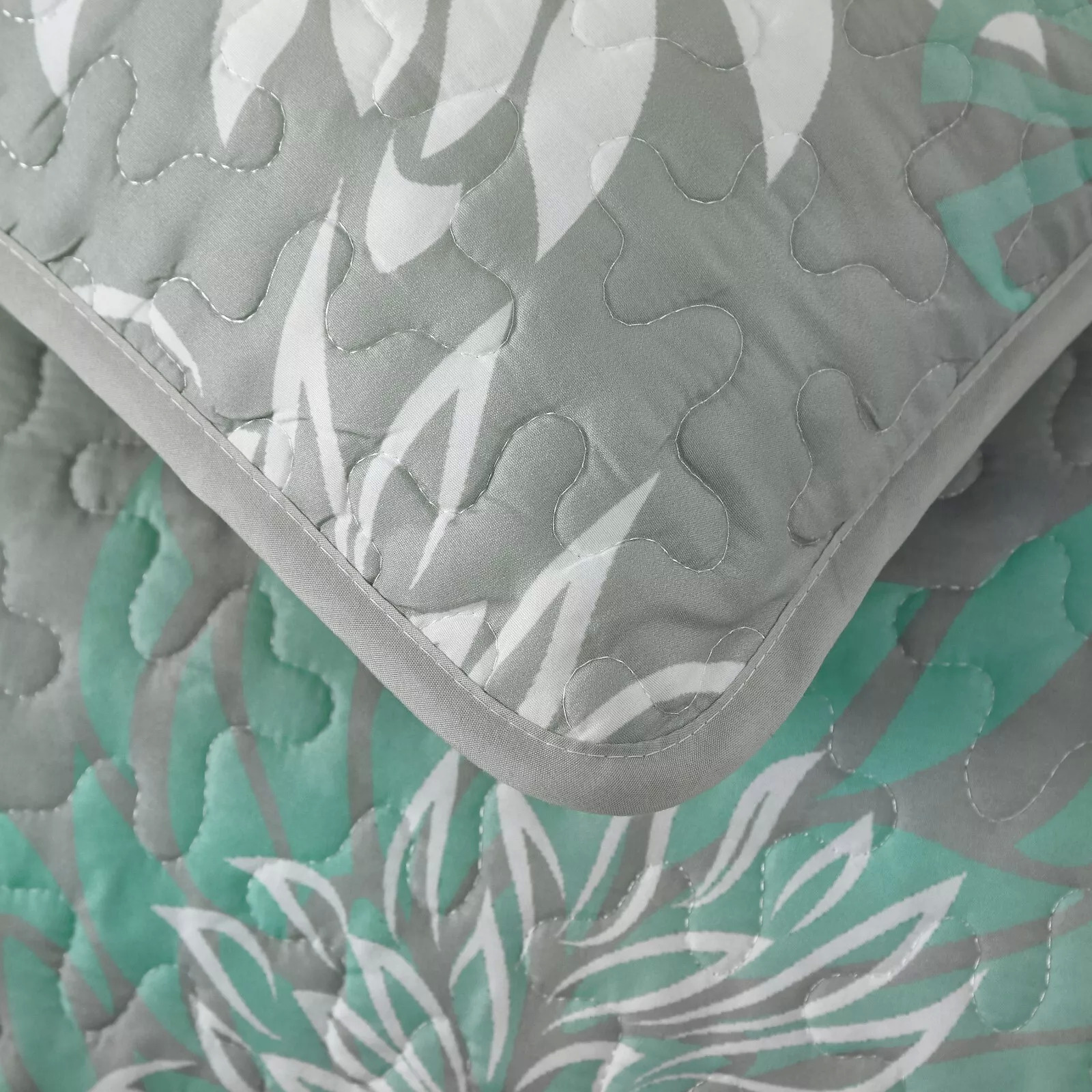 V745-MAC080164Q13U-190953-05 Elegant Quilted Bedspread and Pillowcases Set: Infuse Your Bedroom with Charm - Queen size - Image 6