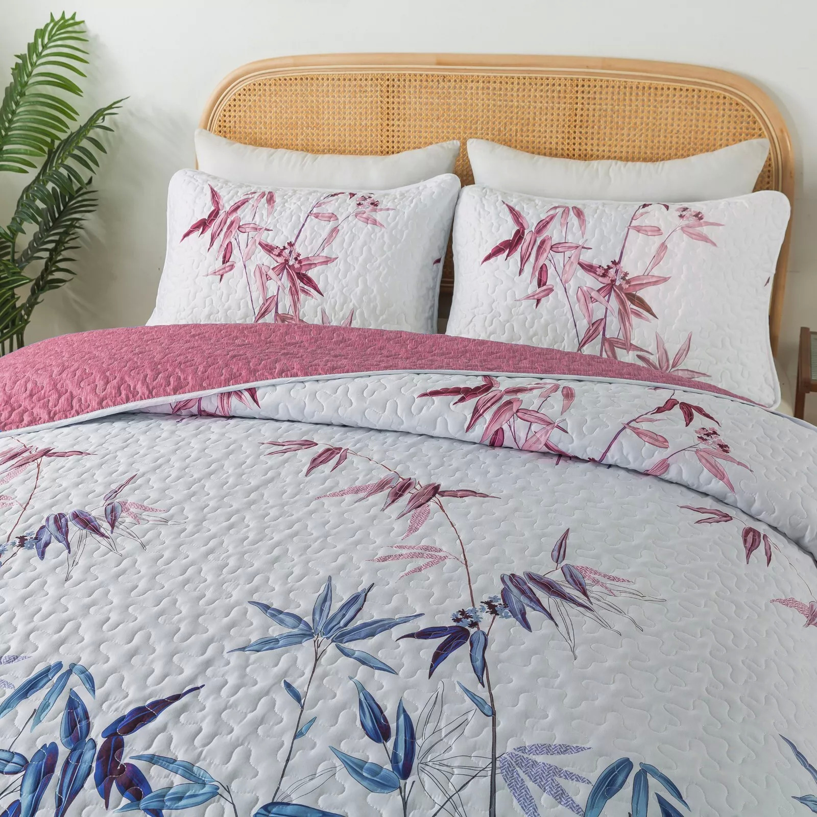 V745-MAC080408Q13U-190891-03 Floral Quilted bedspread and pillowcovers set: Embrace Nature Indoors - Queen size - Image 4