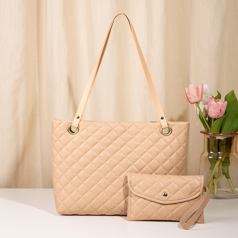 V888-ELOSUNG11027-206372-00 Elegant Quilted Tote Bag with Matching Clutch in Apricot - Image 1