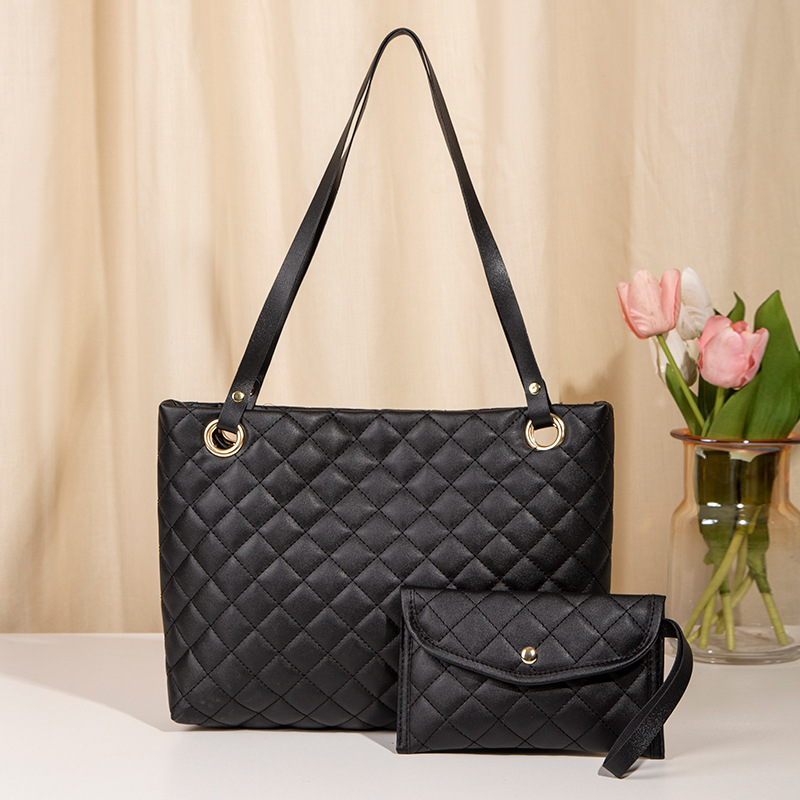 V888-ELOSUNG11028-206373-00 Elegant Quilted Tote Bag with Matching Clutch in Black - Image 1