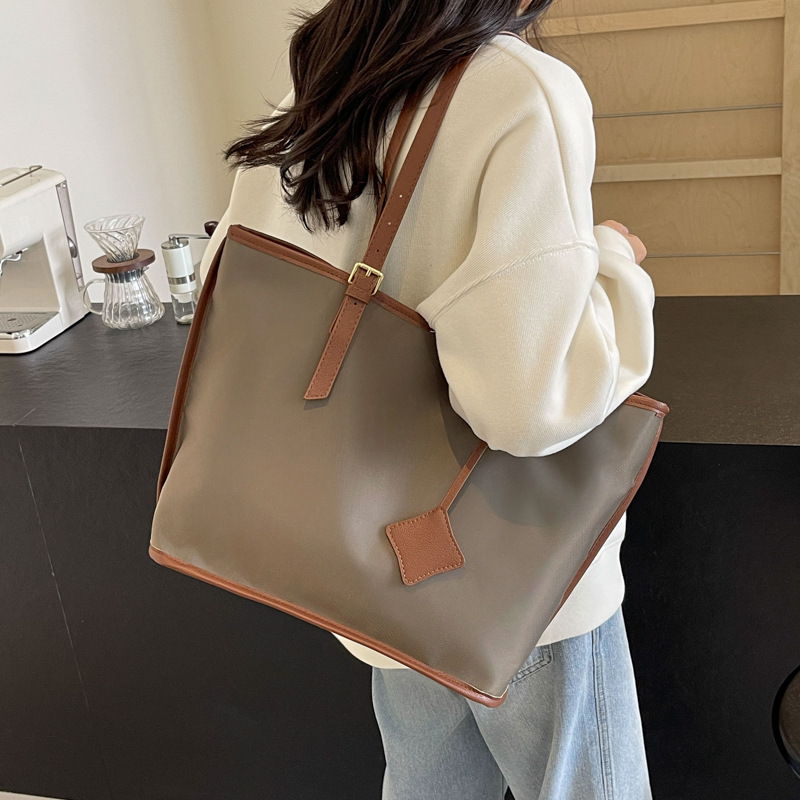 V888-ELOSUNG13150-210452-02 Brown New Large Capacity Tote Bag - Simple, Versatile Handbag for Casual Outings, Lightweight and Stylish - Image 3