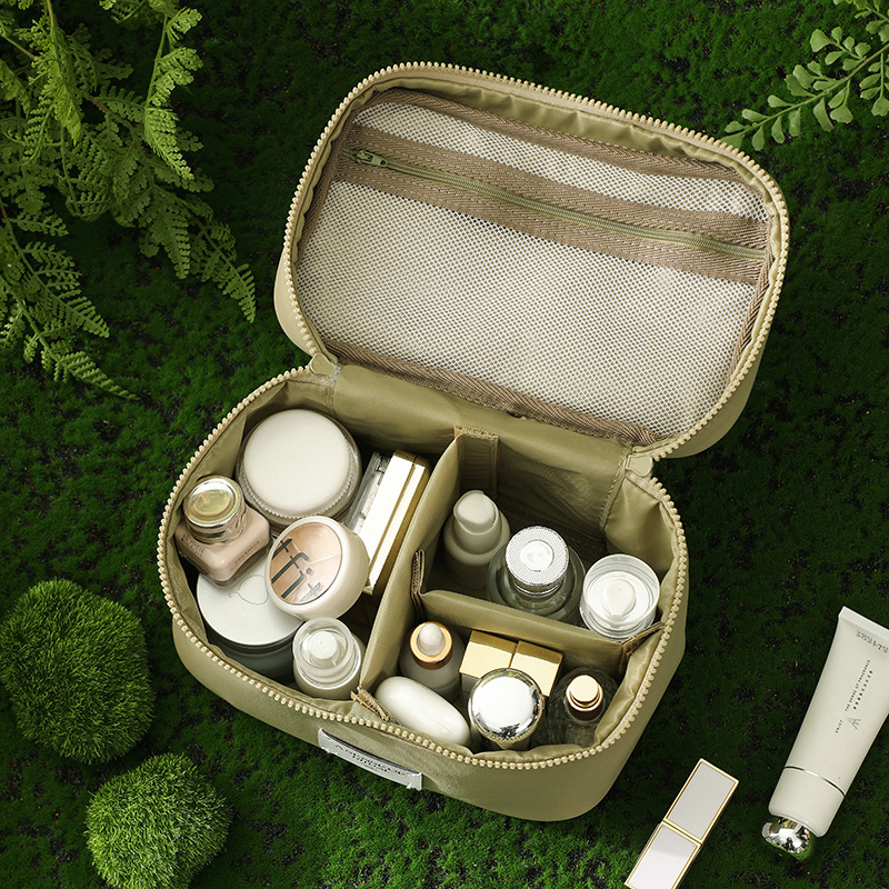V888-ELOSUNG15345-212812-01 Portable Waterproof Cosmetic Bag with Handle - Pale Green - Image 2