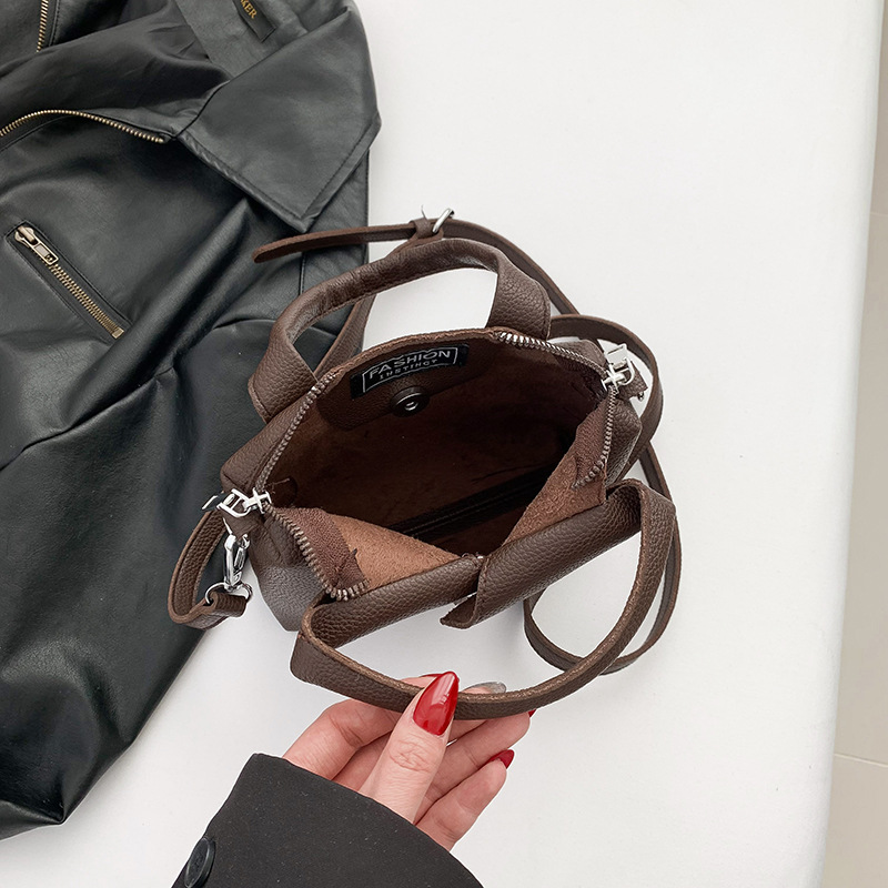 V888-ELOSUNG17050-214145-06 Brown Trendy Shirt-Inspired PU Shoulder Bag | Stylish Handbag with Unique Design - Image 7