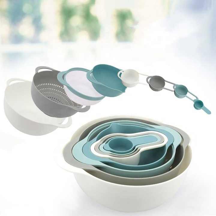 V888-ELOSUNG17498-216681-01 Blue 8-Piece Baking Tool Set – Measuring Cups, Spoons, Rainbow Mixing Bowls, Vegetable Washing Basket, and Flour Sifter - Image 2