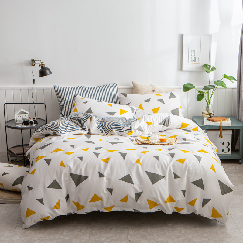 V888-ELOSUNG20749-202503031011-00 Triangle pattern Duvet Cover - 3 Piece Bedding Set (with Corner Ties)Quilt cover 230cm x 230cm, pillowcase 51 x 92cm - Image 1