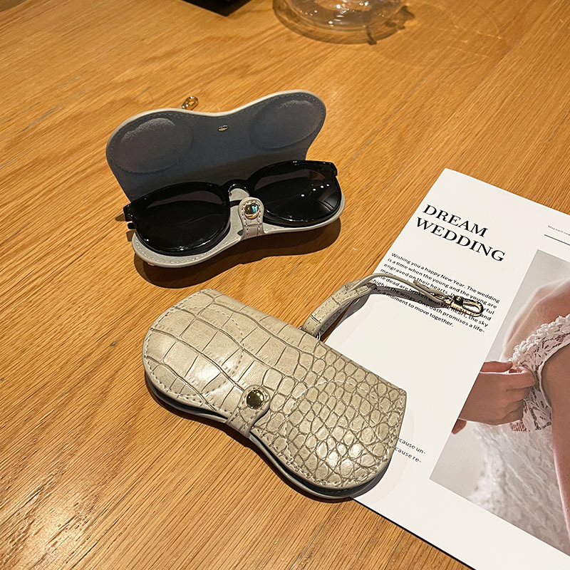 V888-ELOSUNG21920-202503141126-01 Pink Stylish PU Leather Eyeglass Case - Portable Sunglasses Storage Pouch with Strap for Men and Women - Image 2