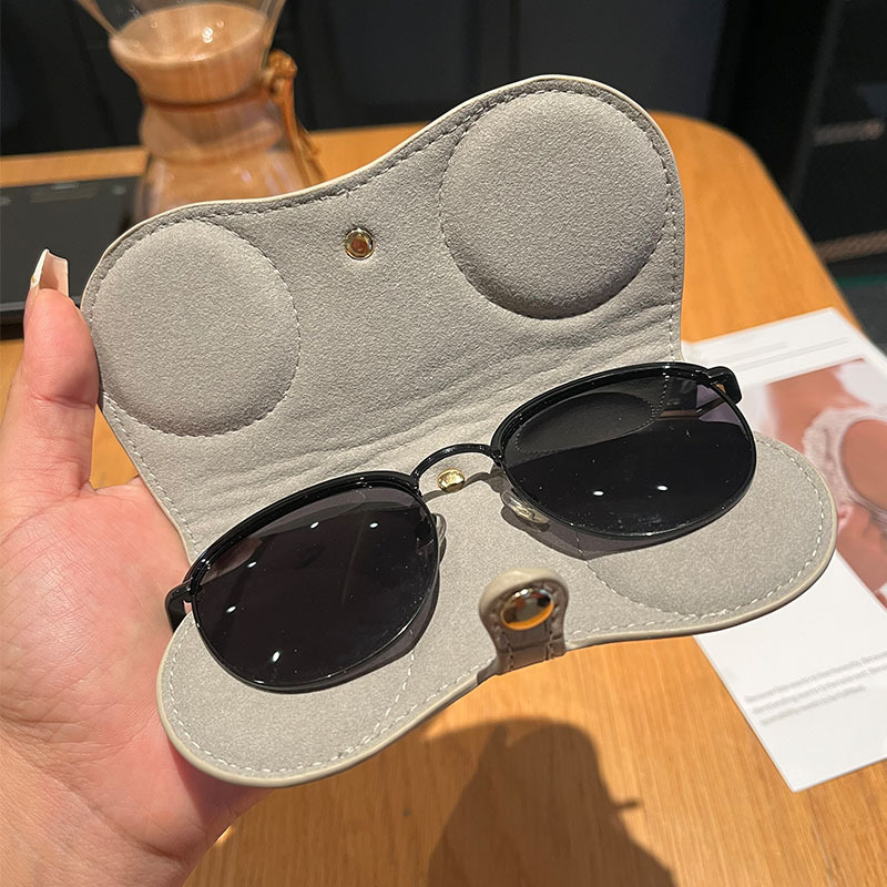 V888-ELOSUNG21920-202503141126-02 Pink Stylish PU Leather Eyeglass Case - Portable Sunglasses Storage Pouch with Strap for Men and Women - Image 3