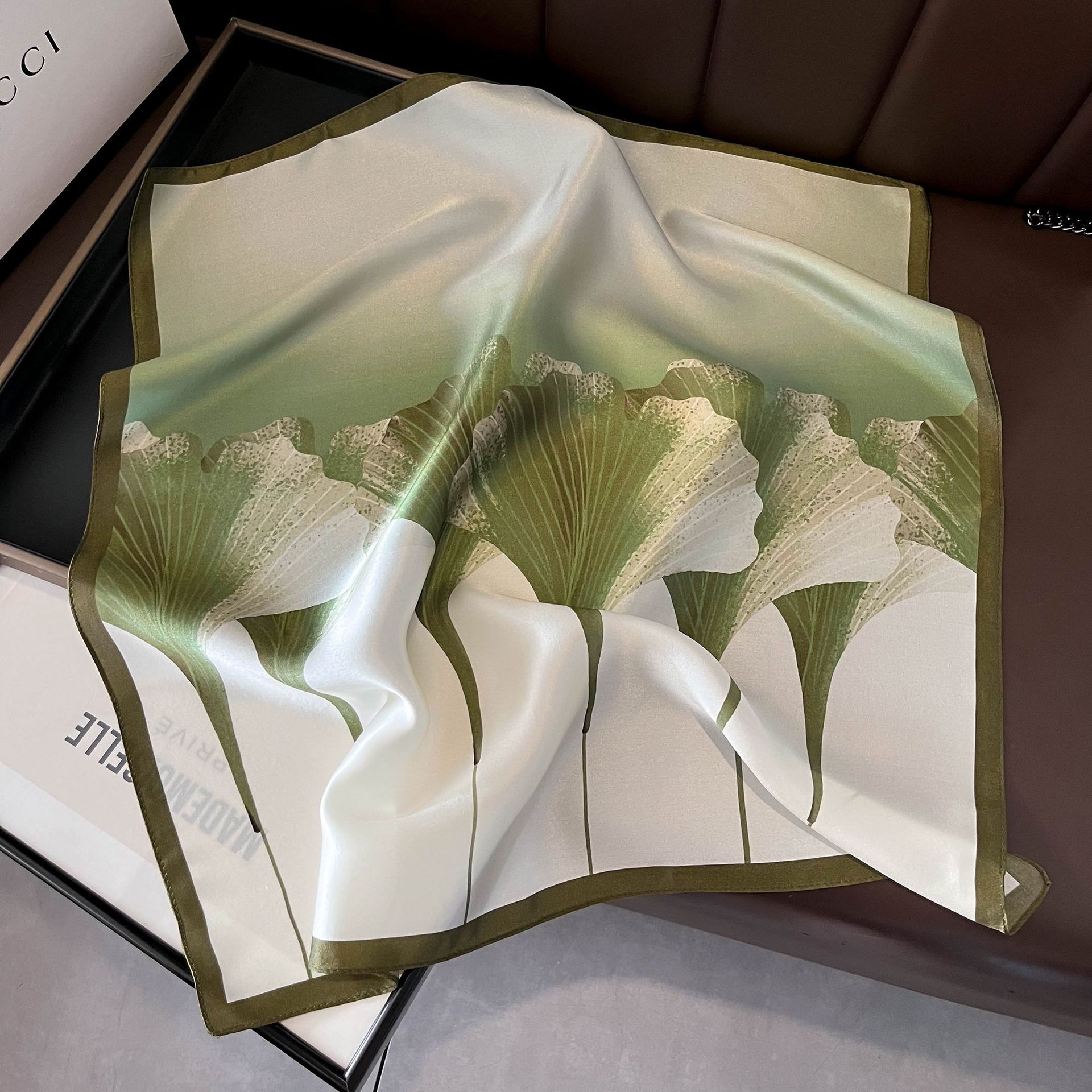 V888-ELOSUNG22466-202503251509-00 Green Pure Silk Scarf - Elegant Flower Design, Square Handkerchief (Style 1) - Image 1