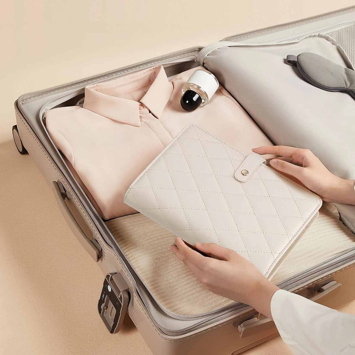 V888-ELOSUNG24489-202504141412-05 White Foldable Travel Jewelry Organizer - Velvet Zippered Case with Transparent Pages & Detachable Pouches - Image 6